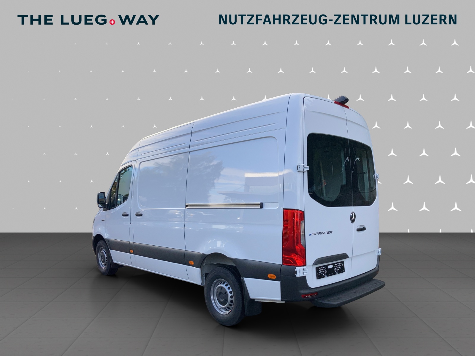MERCEDES-BENZ eSprinter 320 KA S Pro-image-4