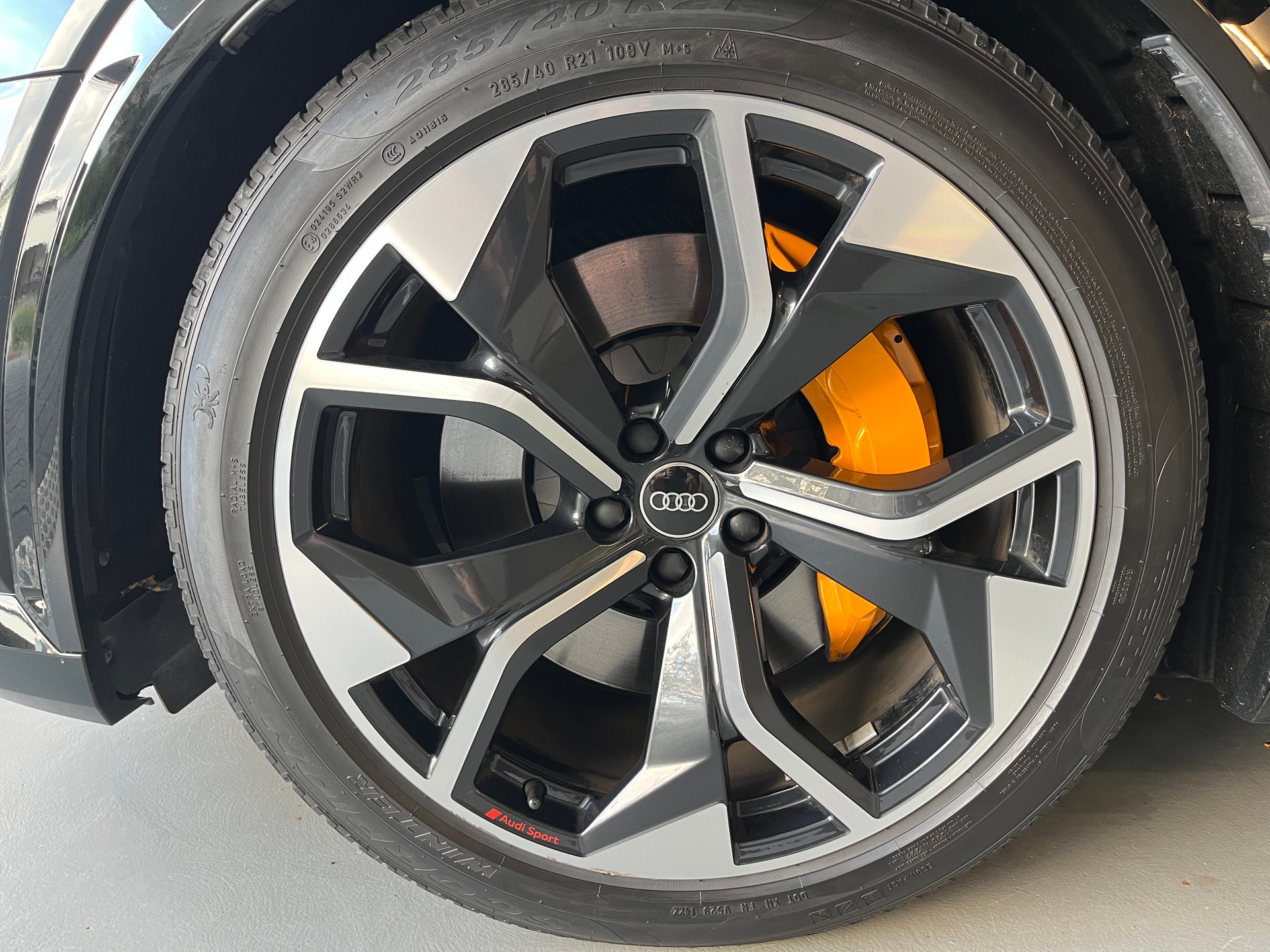 AUDI e-tron S Sportback quattro-image-23