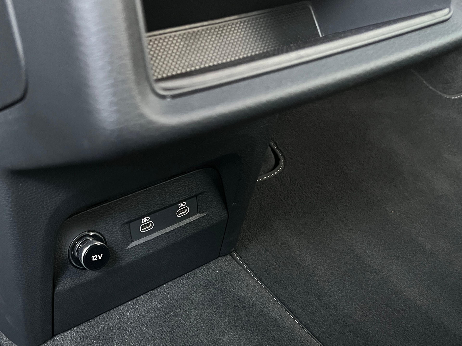 AUDI e-tron S Sportback quattro-image-20