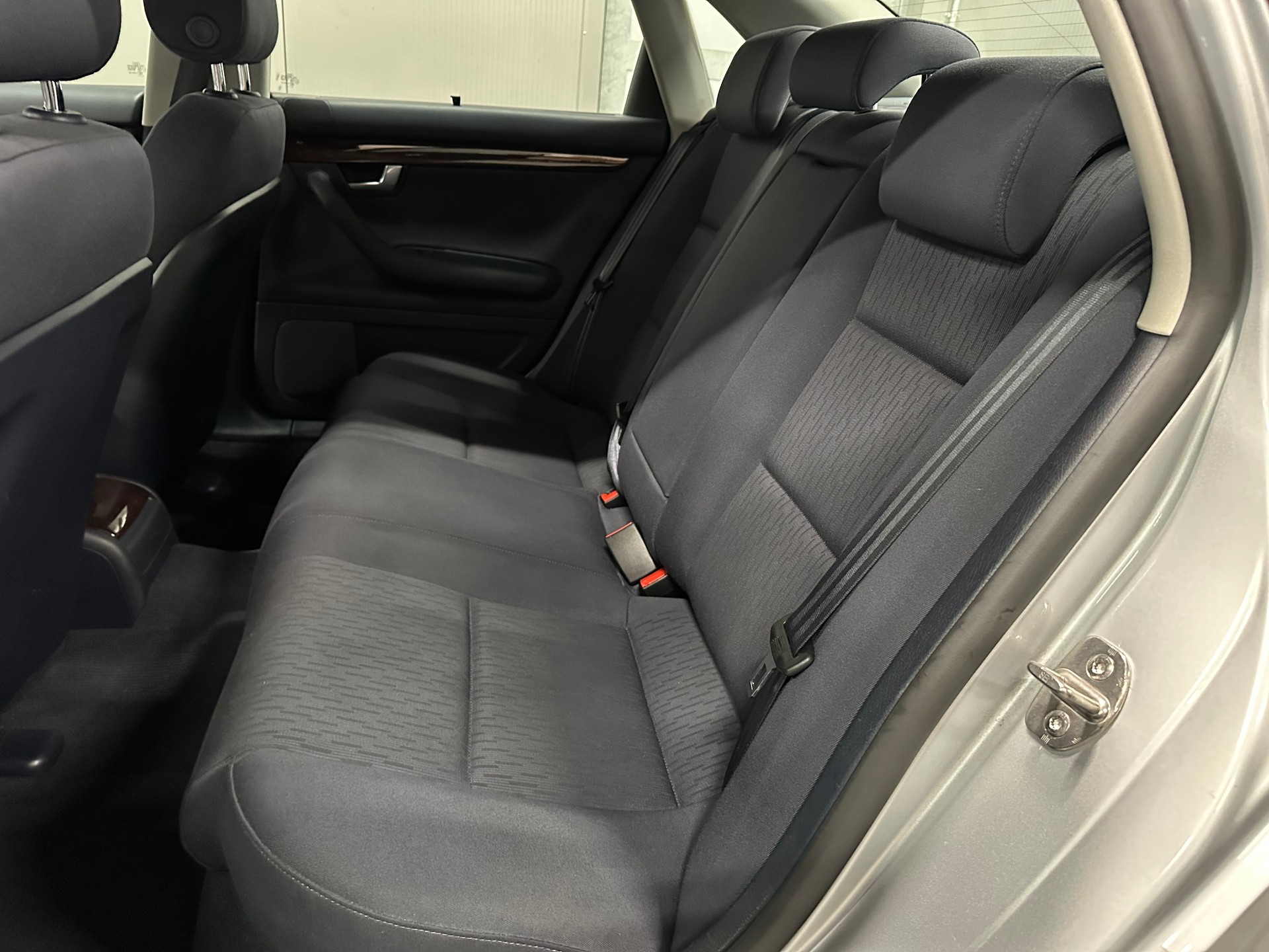 AUDI A4 3.2 FSI quattro-image-11