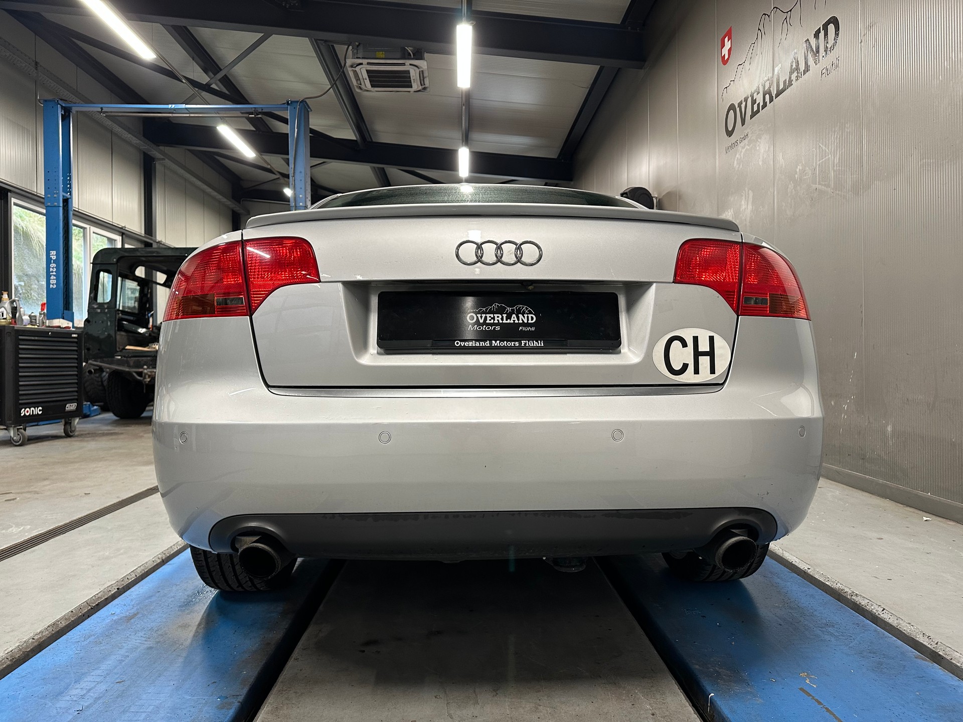 AUDI A4 3.2 FSI quattro-showroom-element-3