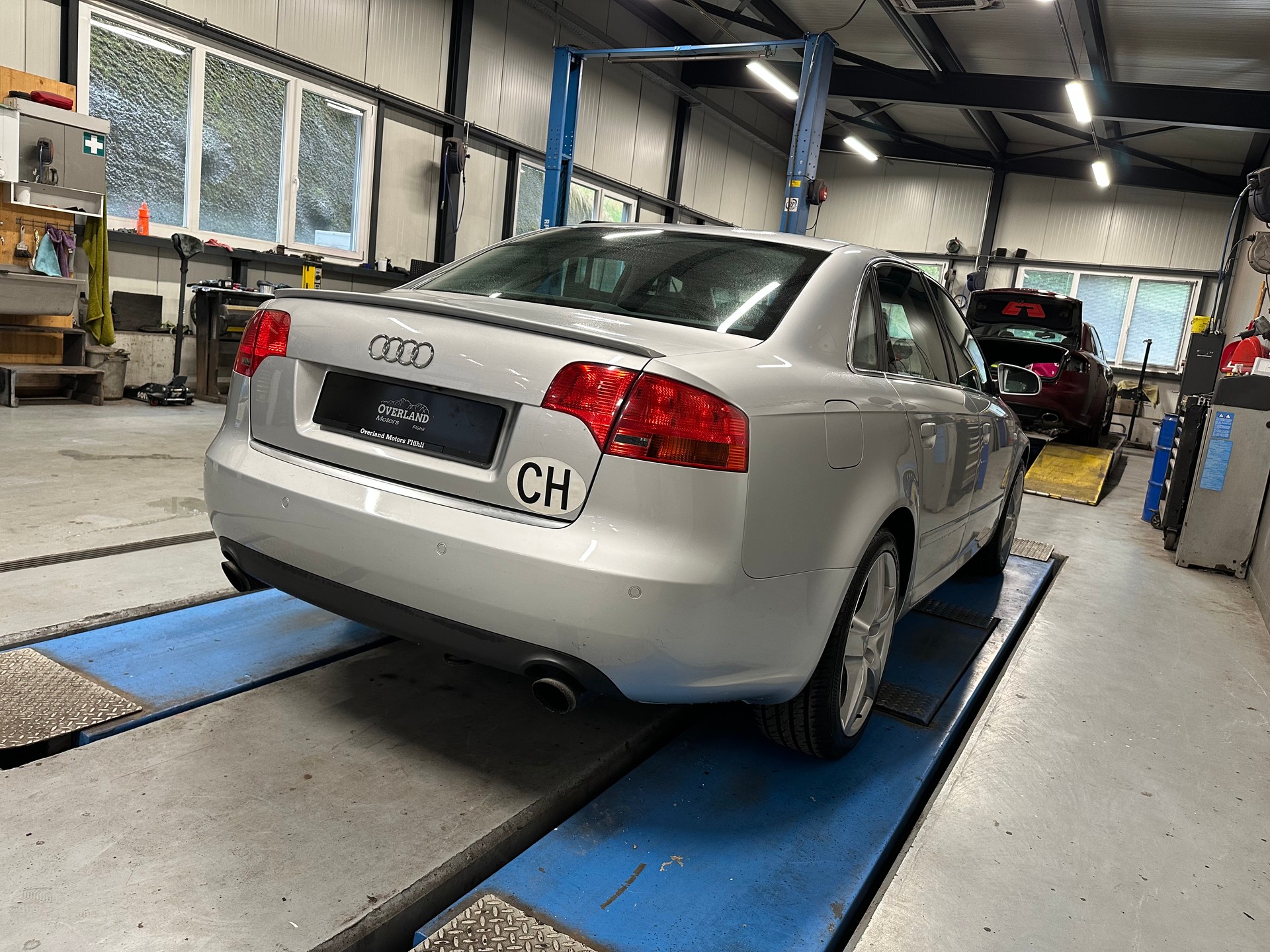 AUDI A4 3.2 FSI quattro-image-4