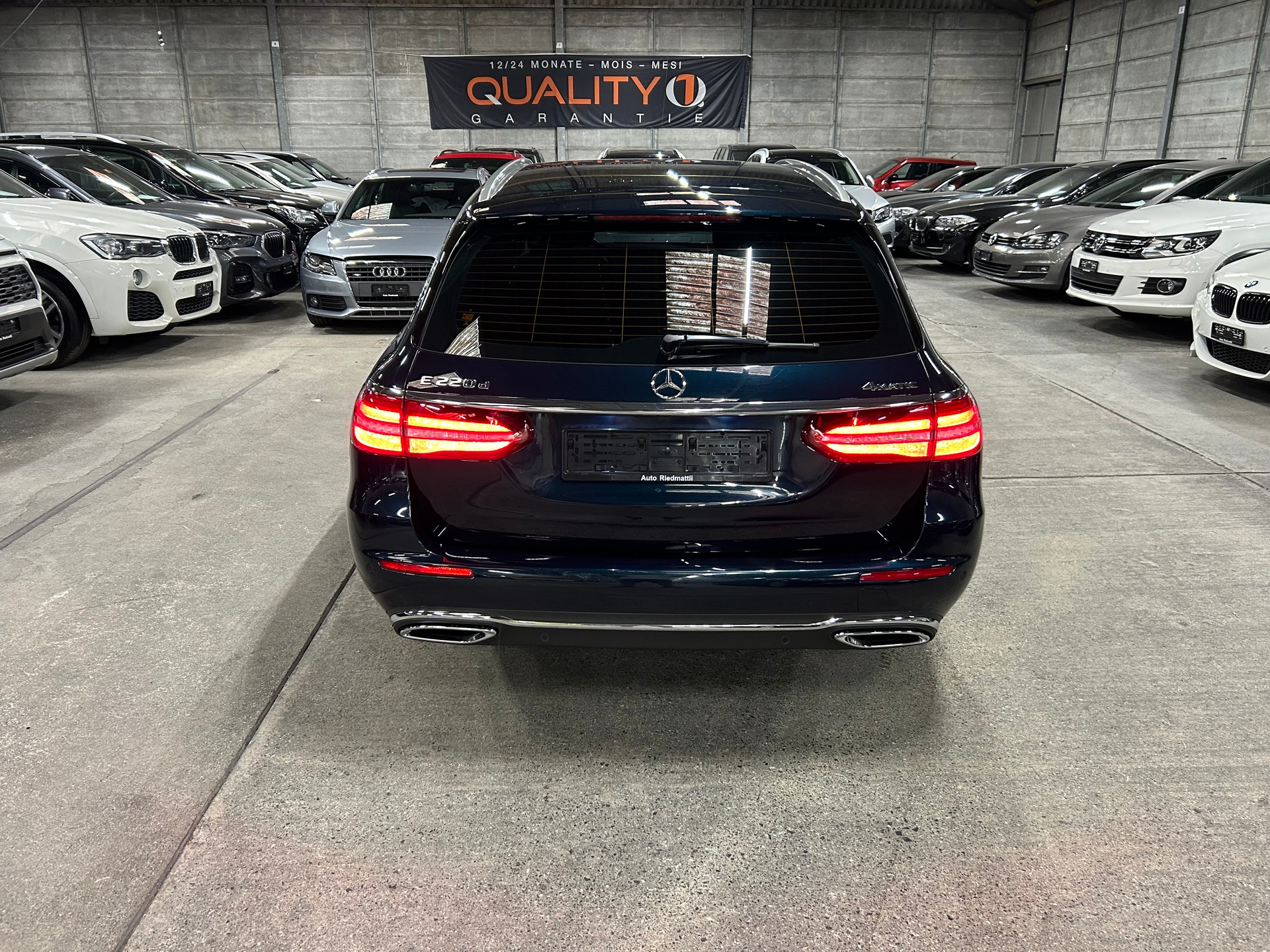 MERCEDES-BENZ E 220 d Exclusive 4Matic 9G-Tronic-image-4