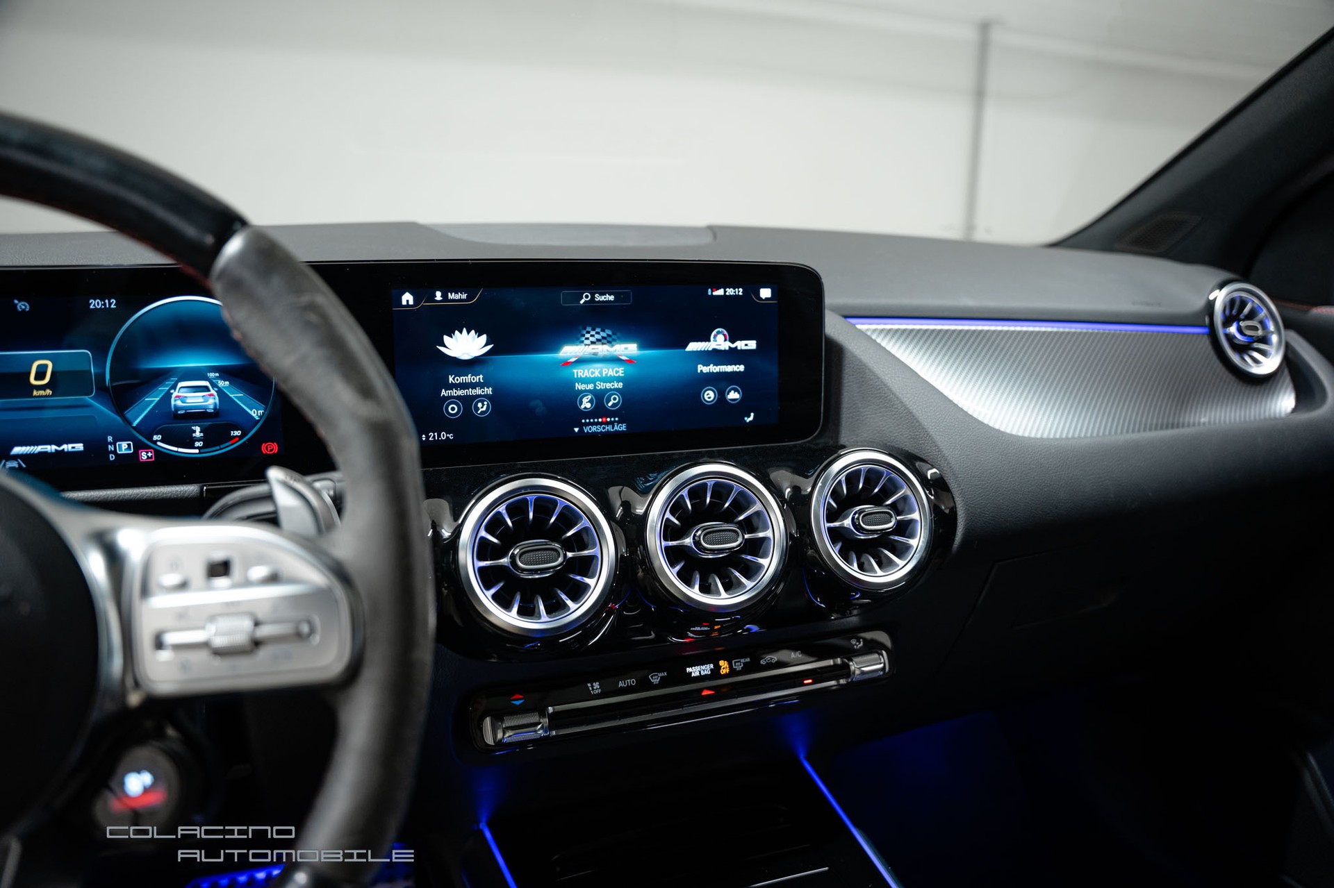 MERCEDES-BENZ GLA 45 S AMG 4Matic+ 8G-Speedshift DCT-image-22