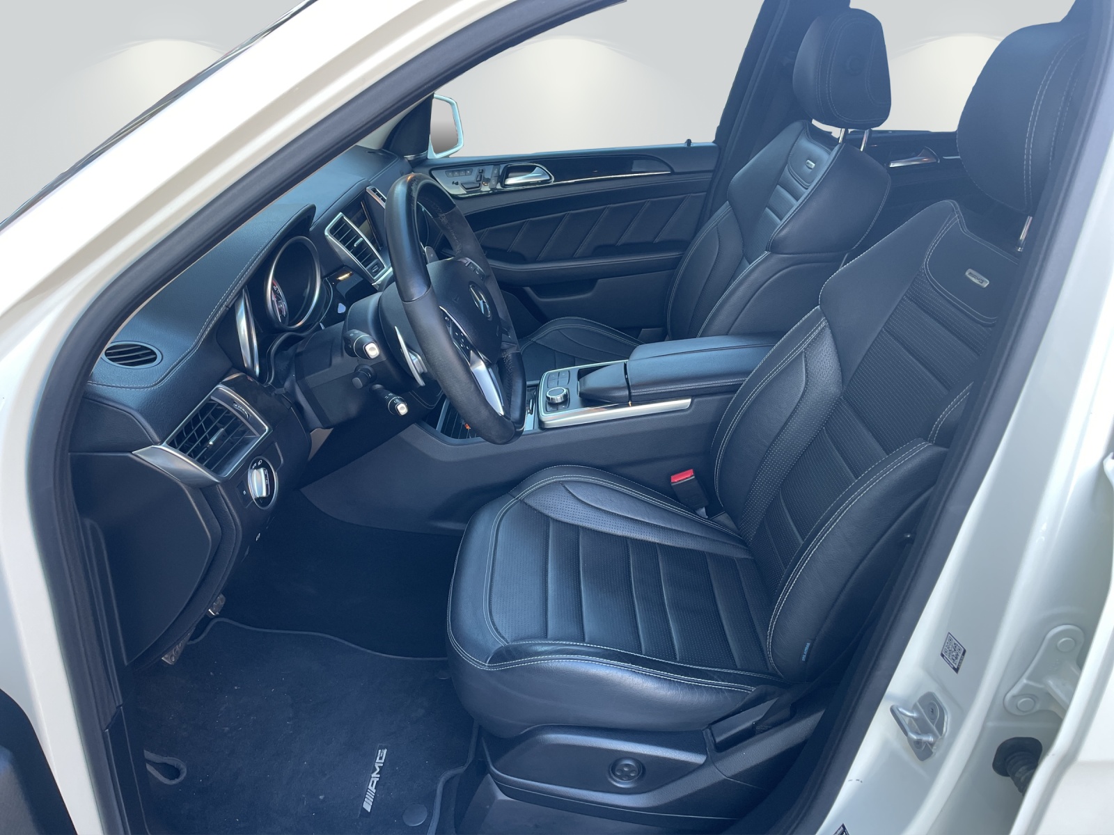 MERCEDES-BENZ ML 63 AMG Executive 4Matic Speedshift-image-4