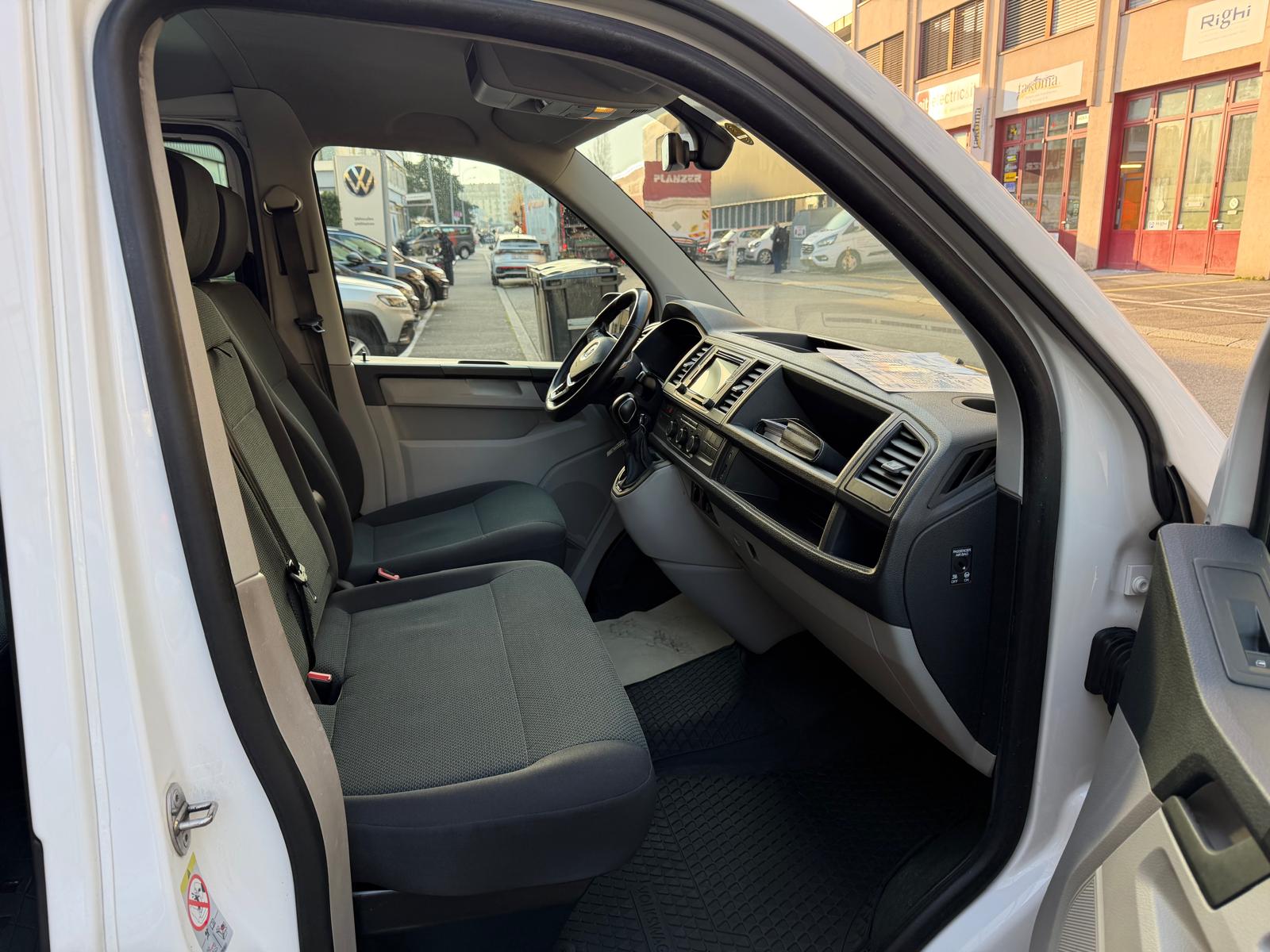 VW T6 2.0 Bi-TDI 4Motion DSG-image-12