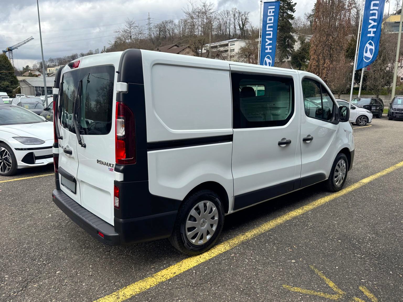 RENAULT Trafic Ene dCi120 2.0 Bus L1H1-image-6