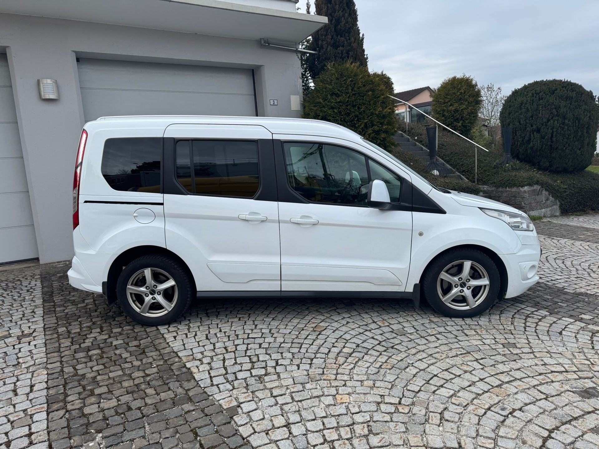 FORD Tourneo Connect 1.5 TDCi Titanium Powershift-image-7