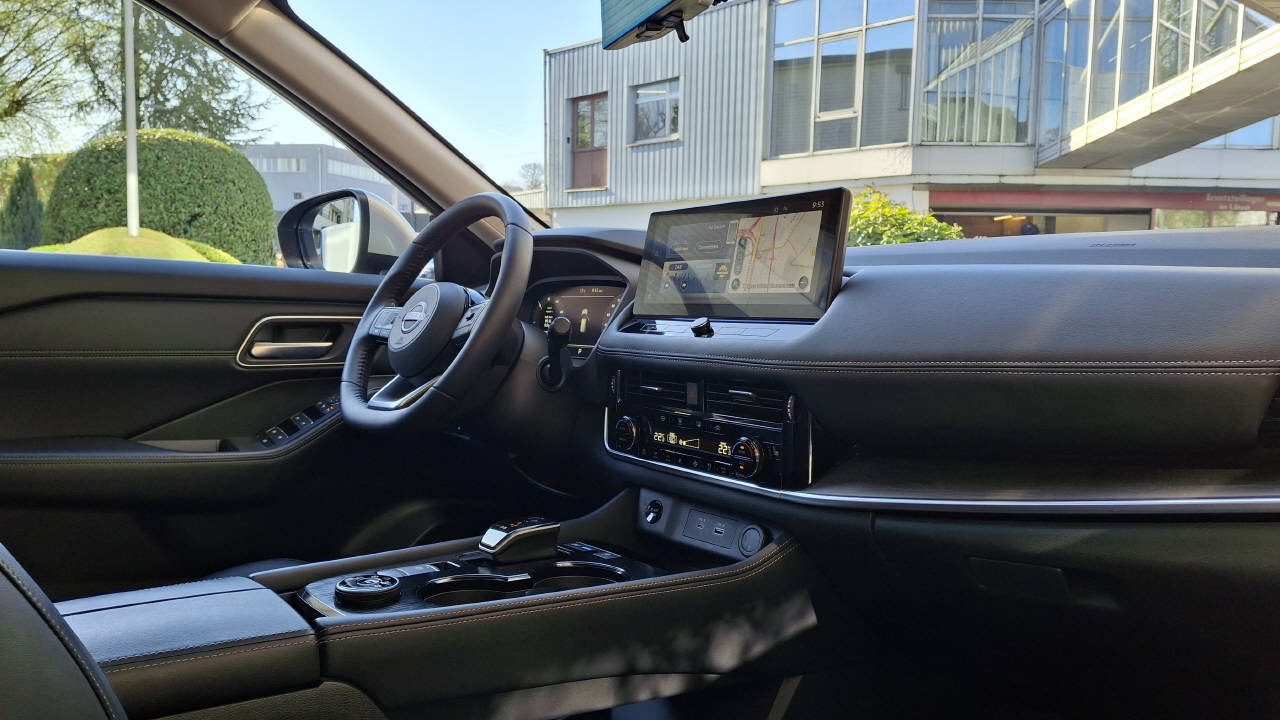 NISSAN X-Trail 1.5 VC-T Tekna+ e-4orce 20Zoll-image-14