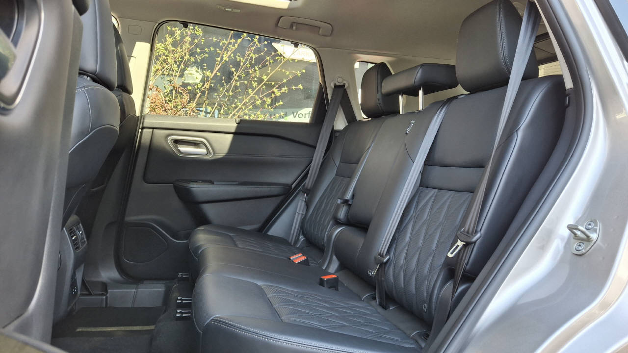 NISSAN X-Trail 1.5 VC-T Tekna+ e-4orce 20Zoll-image-6
