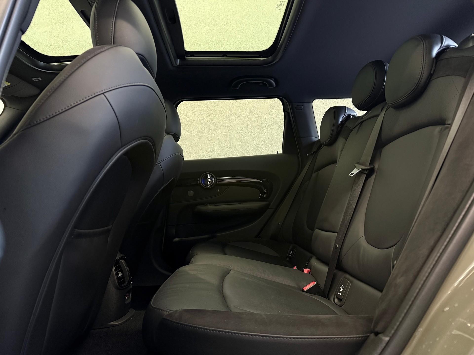 MINI Clubman Cooper John Cooper Works ALL4 Steptronic-image-18