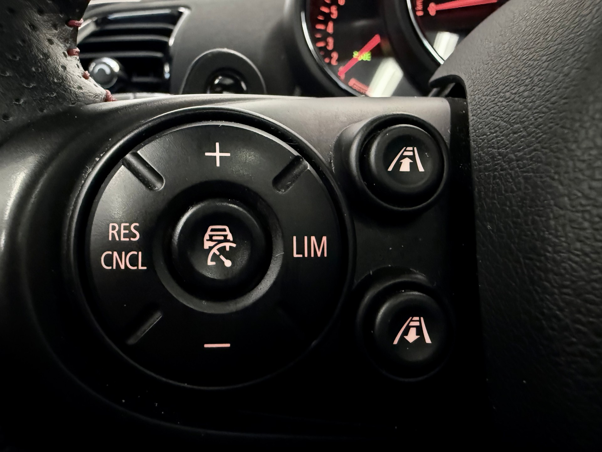 MINI Clubman Cooper John Cooper Works ALL4 Steptronic-image-24