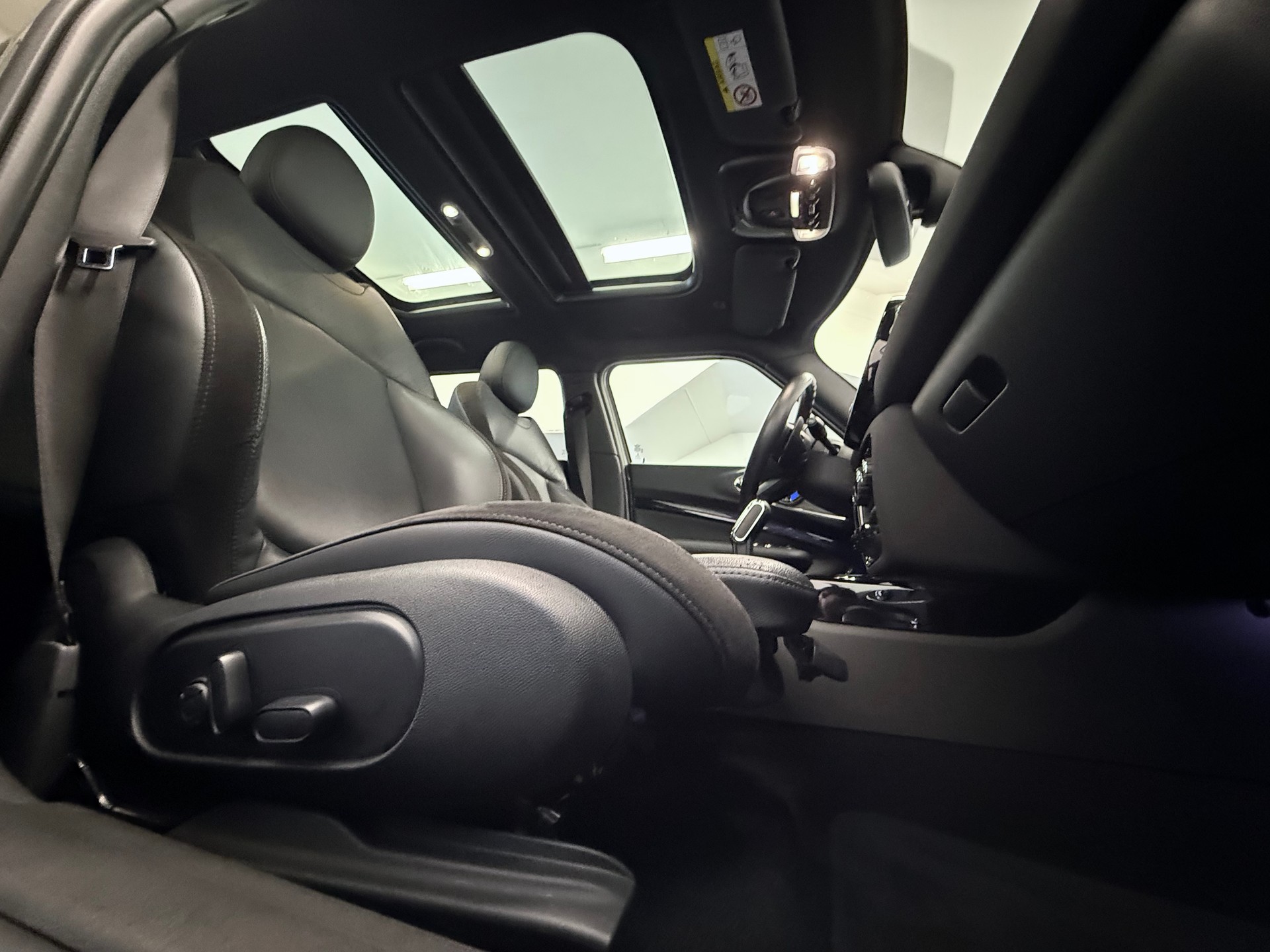 MINI Clubman Cooper John Cooper Works ALL4 Steptronic-image-17