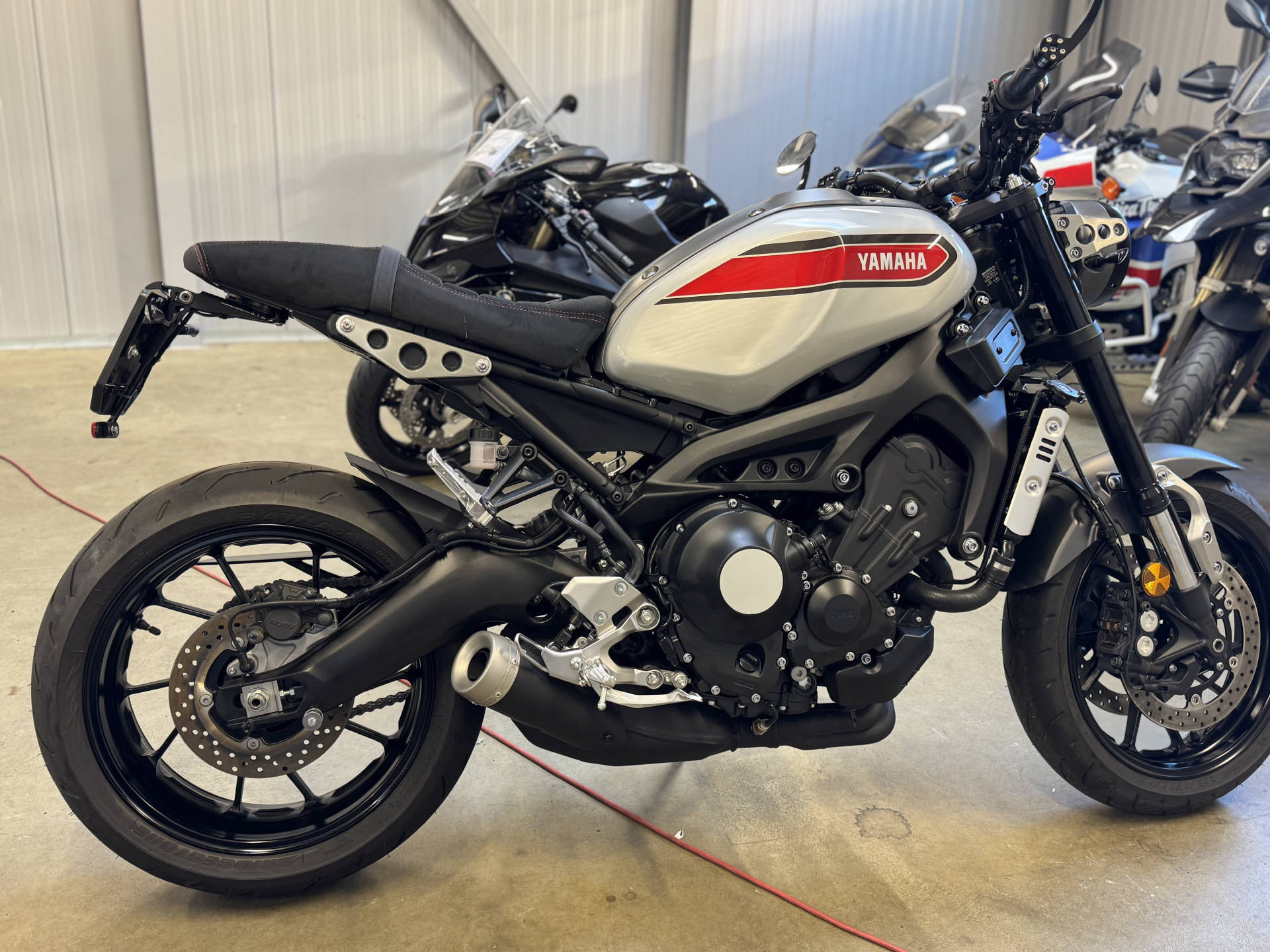 YAMAHA XSR 900 80 Black-image-4