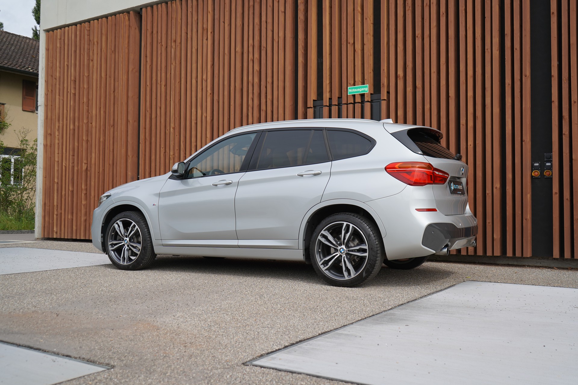 BMW X1 xDRIVE 25i M SPORT STEPTRONIC l 231 PS-image-10
