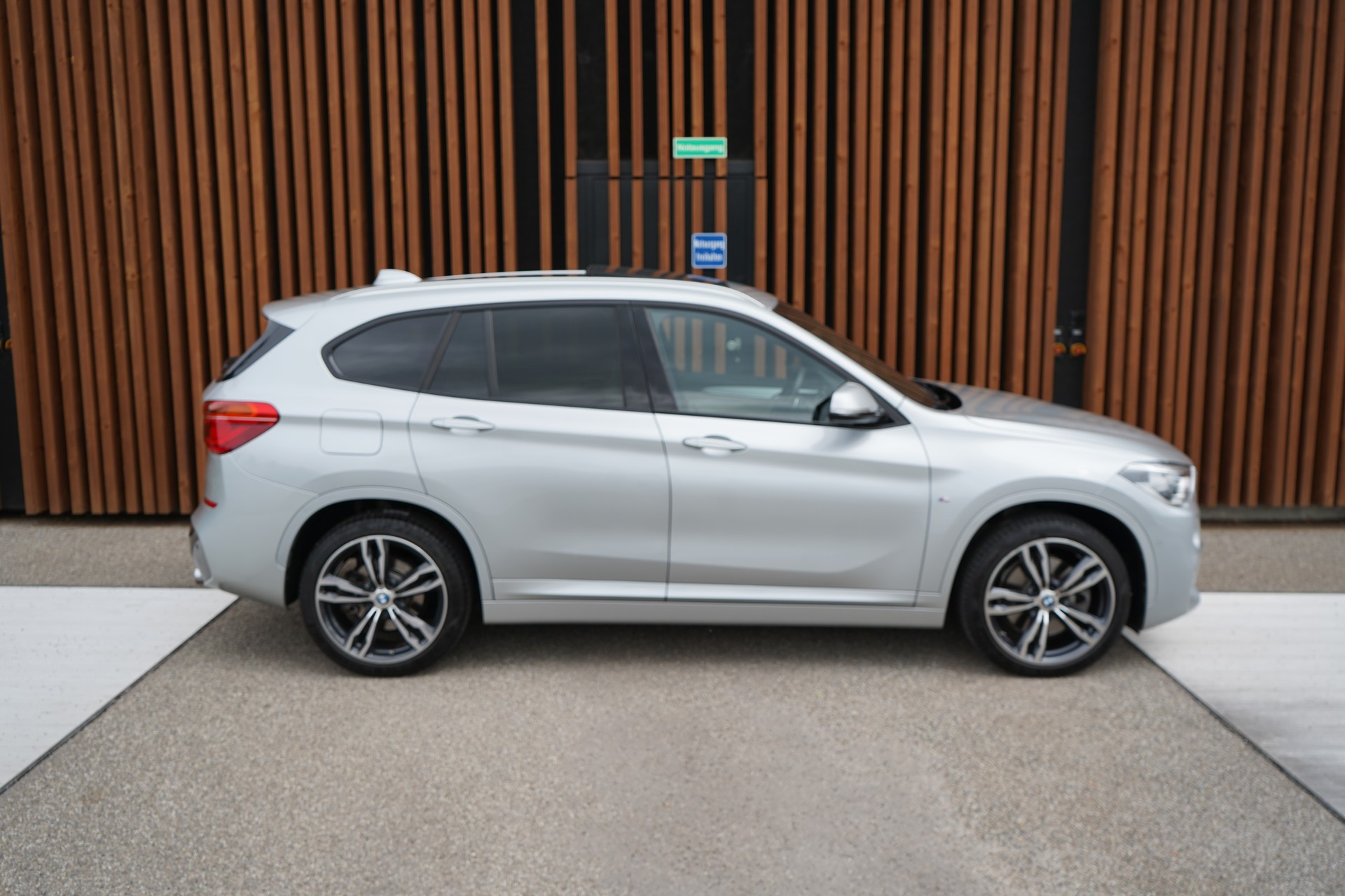 BMW X1 xDRIVE 25i M SPORT STEPTRONIC l 231 PS-showroom-element-2