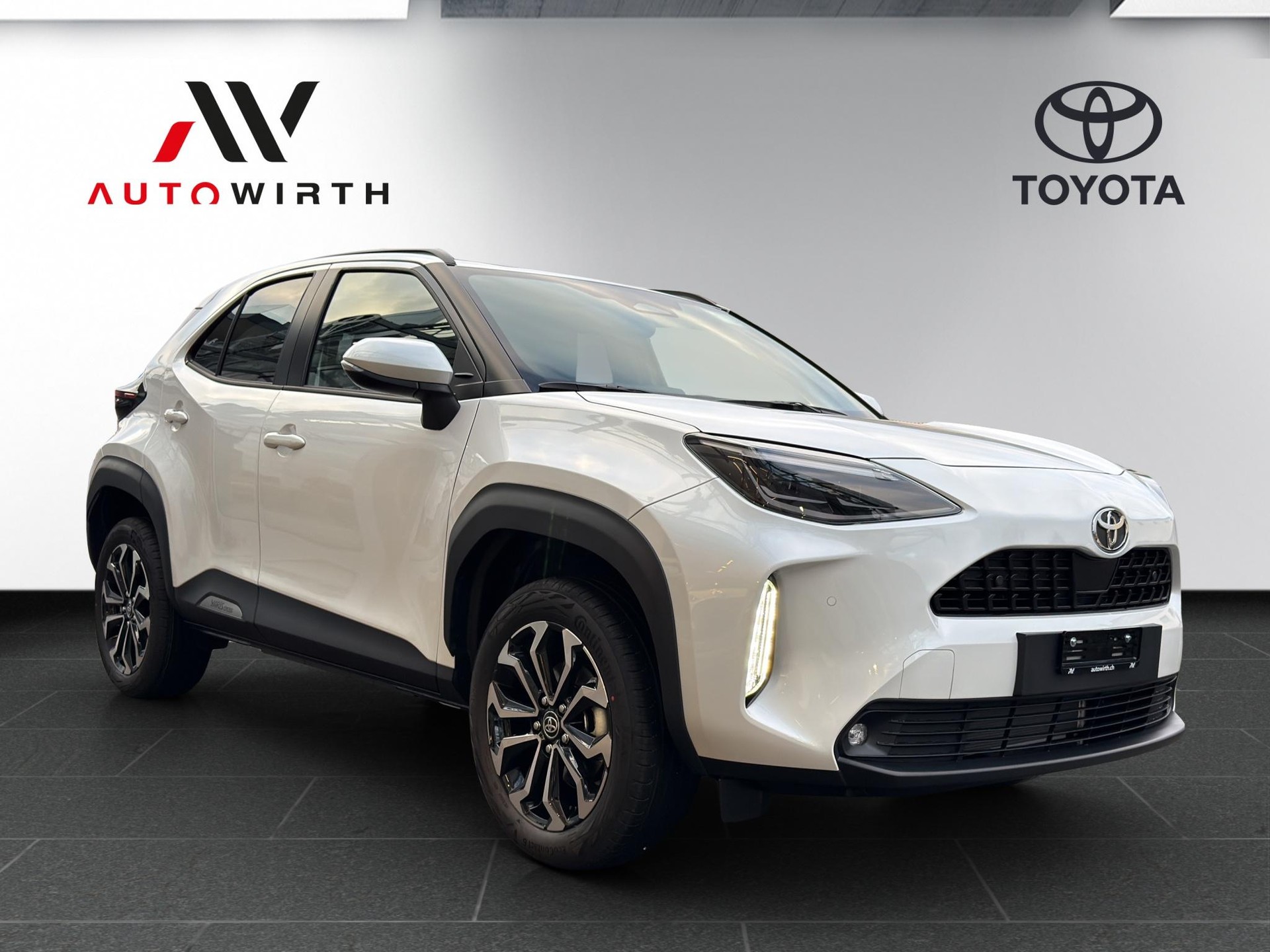 TOYOTA Yaris Cross 1.5 VVT-i HSD Trend AWD-i-image-2