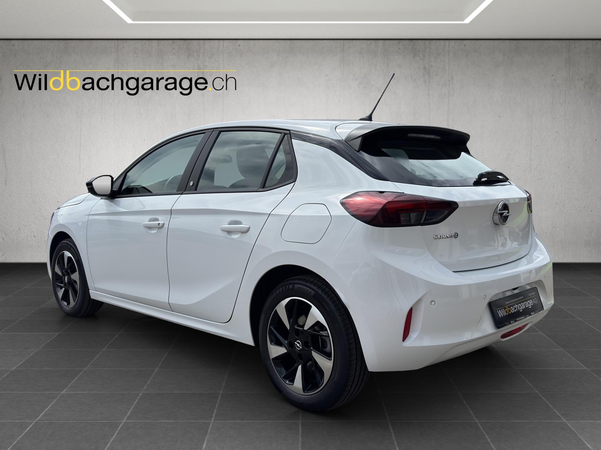 OPEL Corsa-e Edition-showroom-element-2