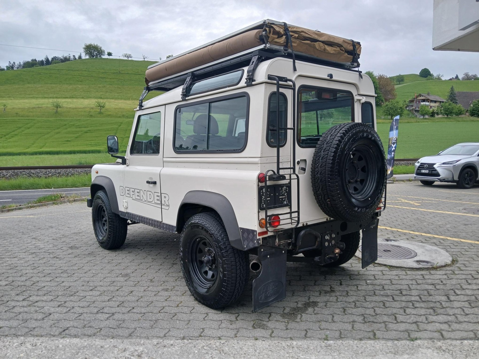 LAND ROVER Defender 90 2.4 Tdi SW-showroom-element-2