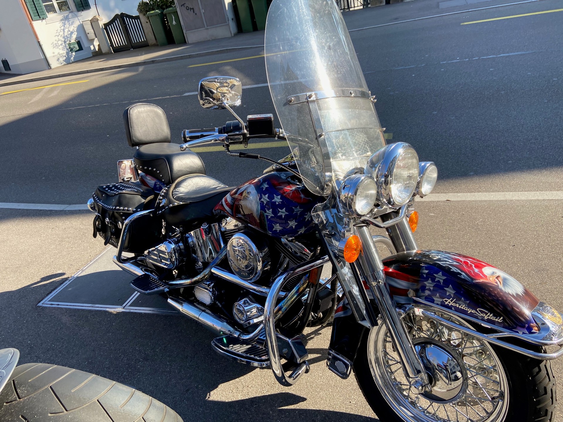 HARLEY-DAVIDSON Heritage-image-2