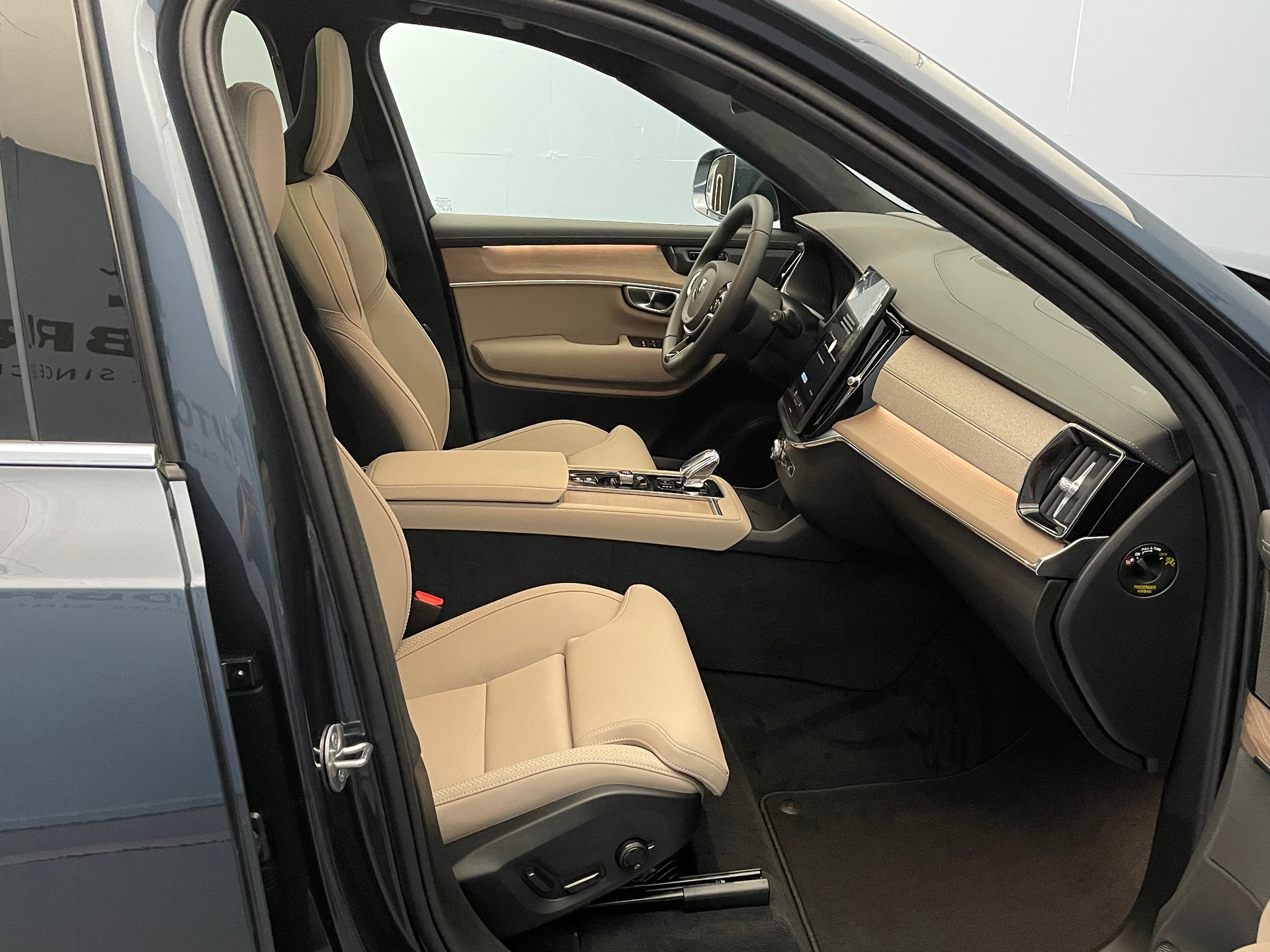 VOLVO XC90 2.0 B5 MH Ultra Bright AWD-image-11