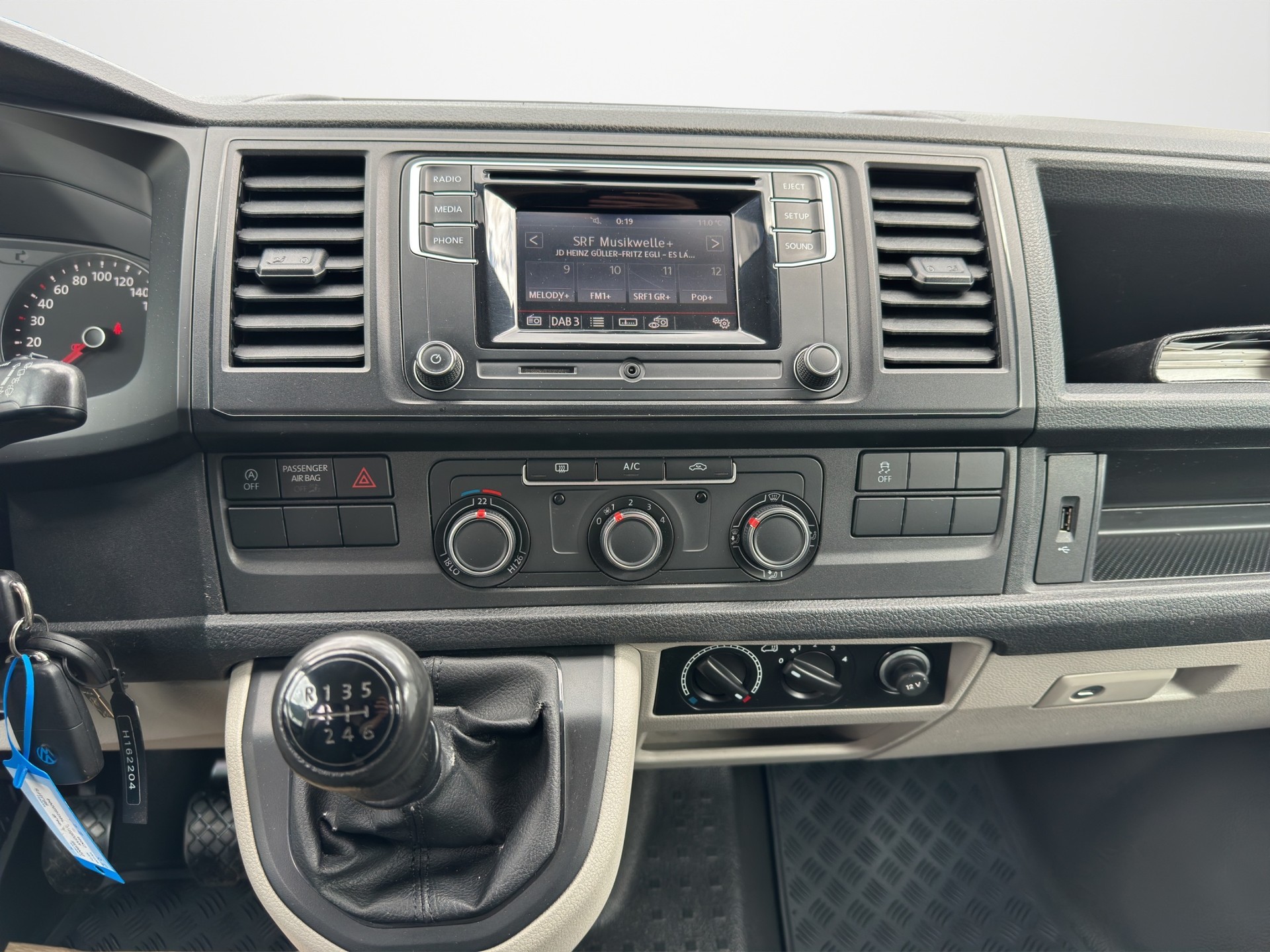 VW T6 2.0 TDI 4Motion-image-12