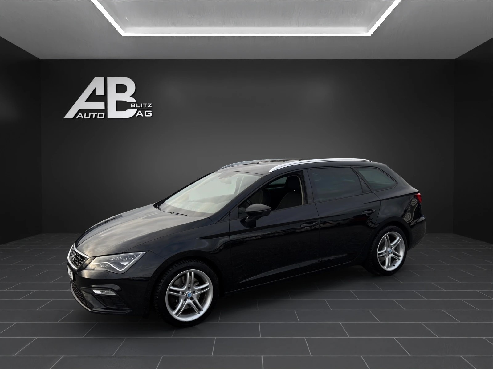 SEAT Leon ST 2.0 TSI FR DSG-showroom-element-1