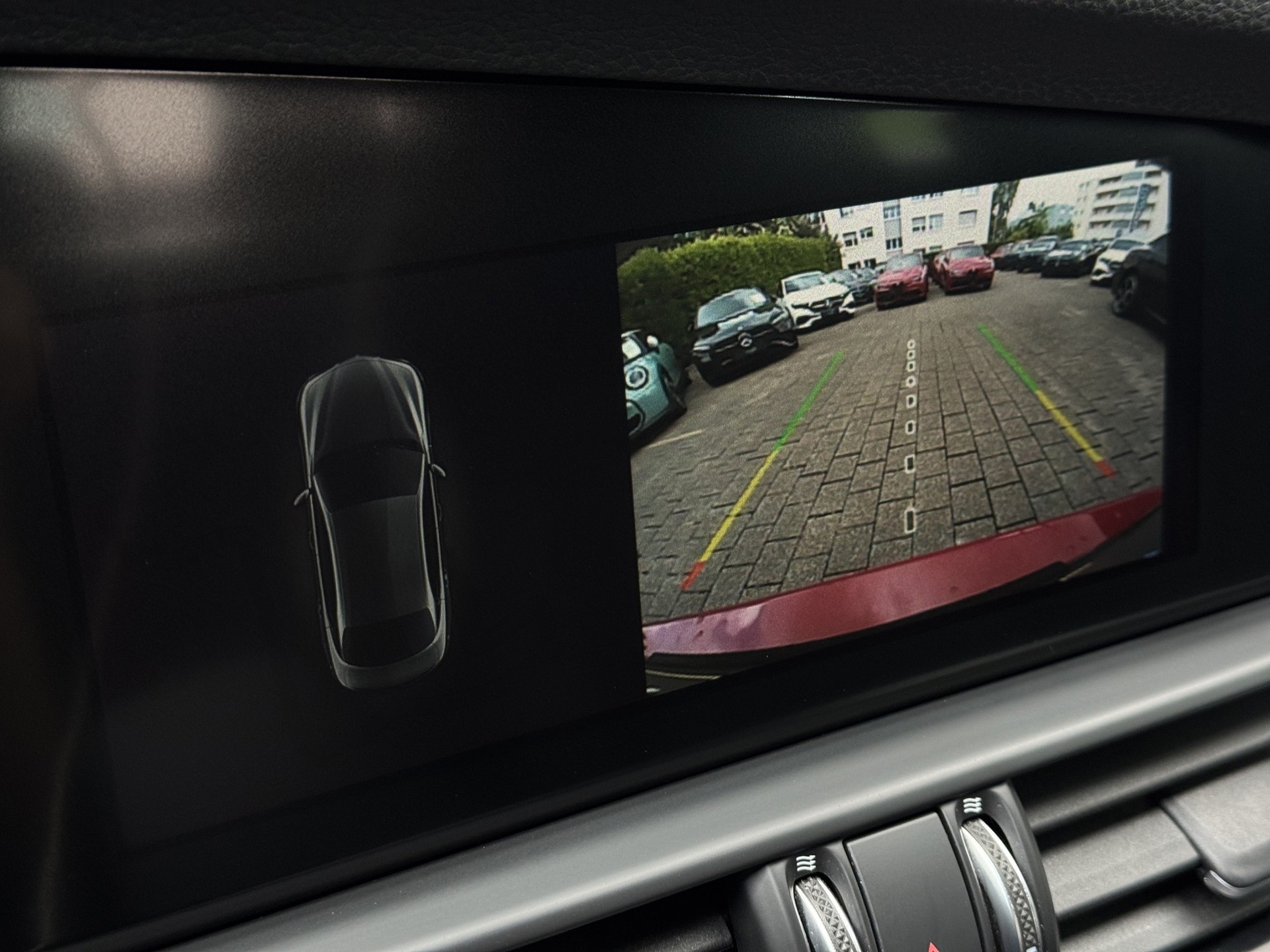 ALFA ROMEO Giulia 2.0 Veloce Q4 AT8 "Navi-Leder-RF.-Kamera"-image-17