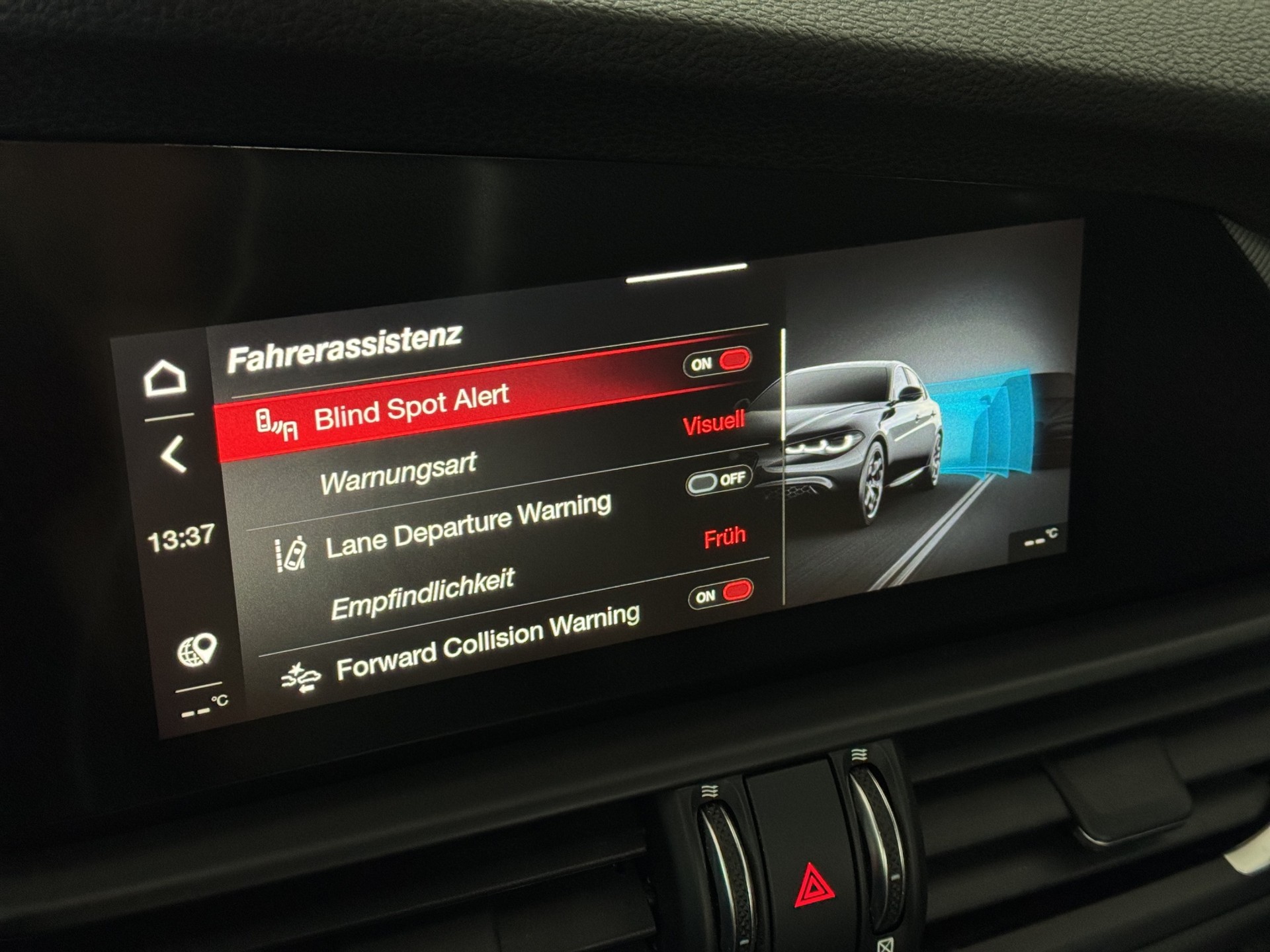 ALFA ROMEO Giulia 2.0 Veloce Q4 AT8 "Navi-Leder-RF.-Kamera"-image-18