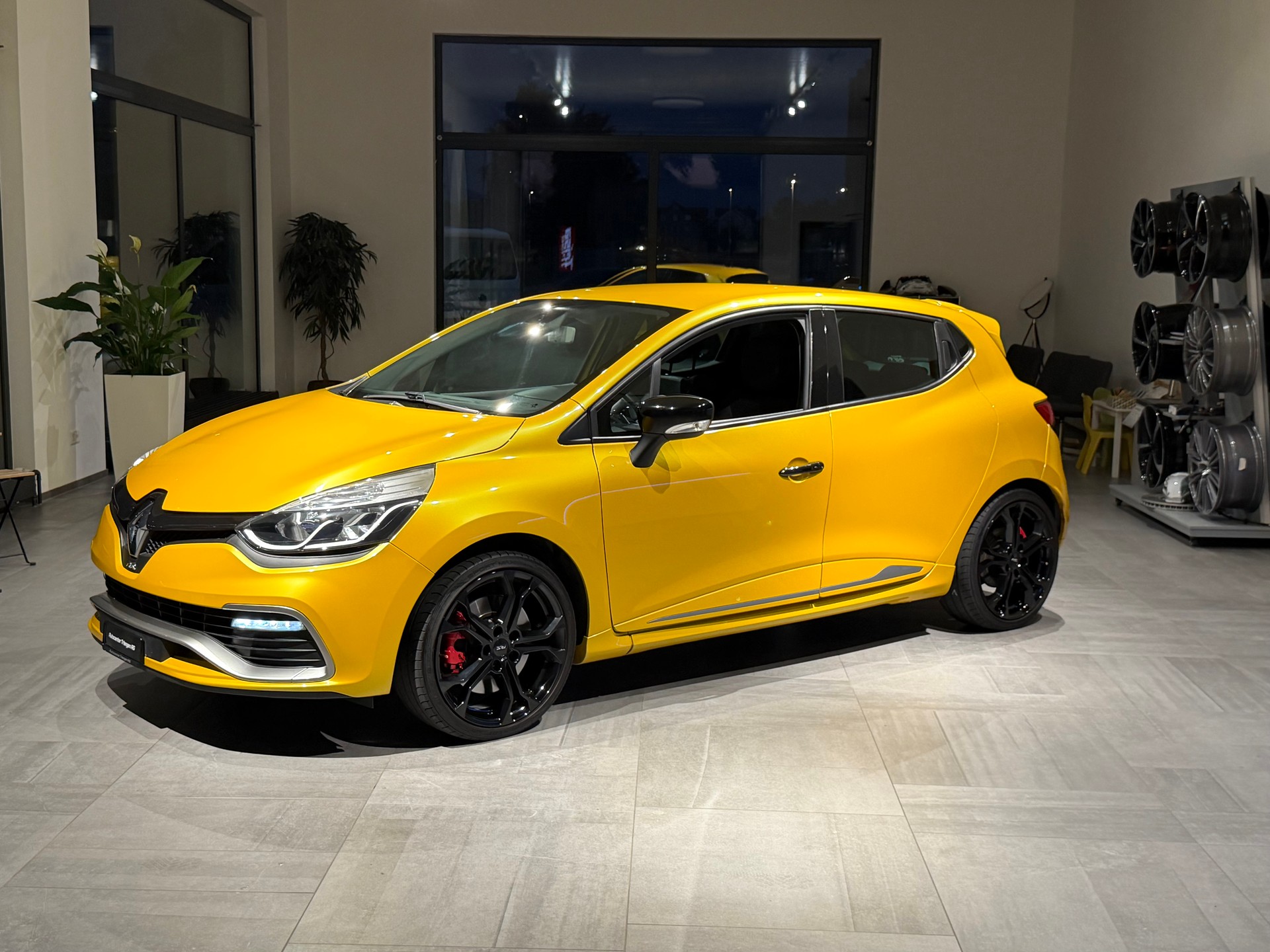 RENAULT Clio 1.6 T RS 200 EDC