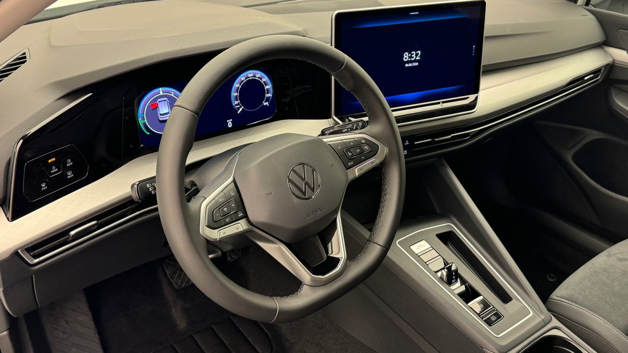 VW Golf VIII 1.5 TSI PHEV Limited-image-6