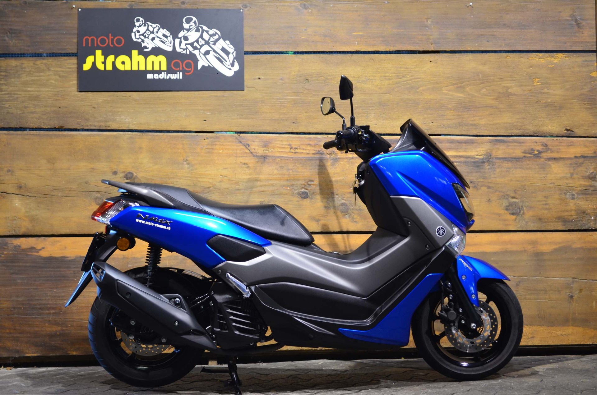YAMAHA GPD 125 NMAX ABS-image-1