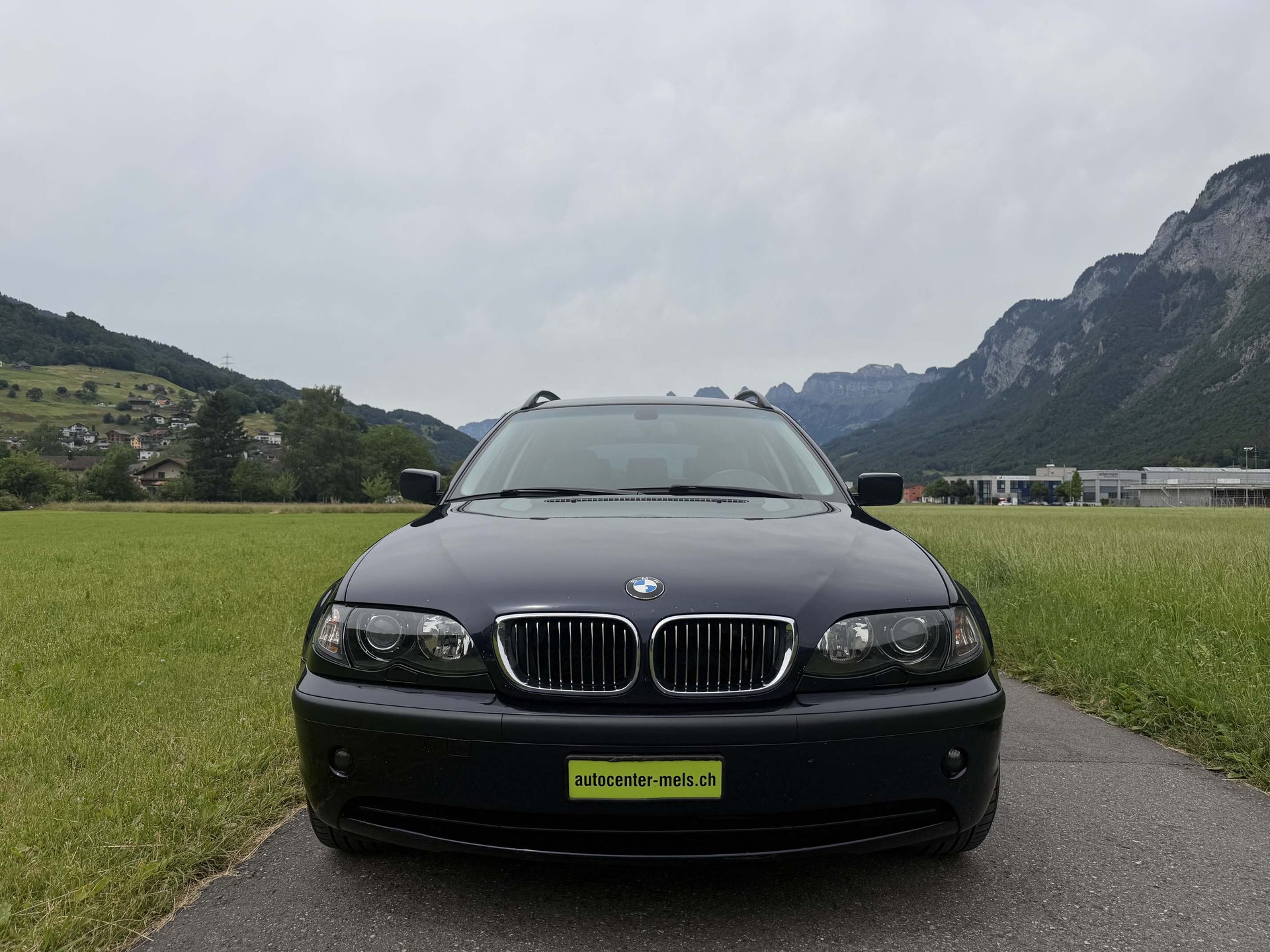 BMW 330d xDrive Touring 4x4-image-2