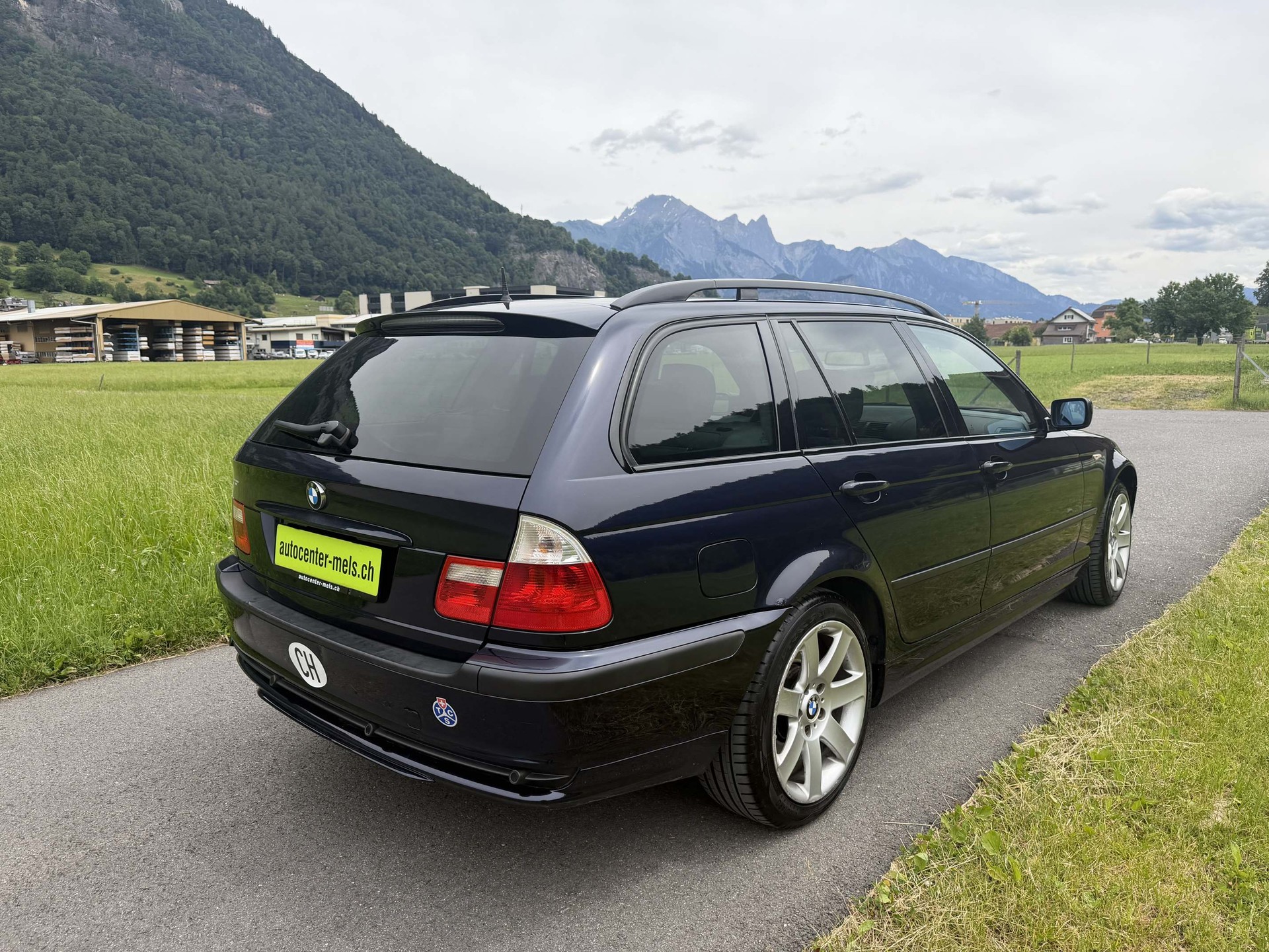 BMW 330d xDrive Touring 4x4-image-8