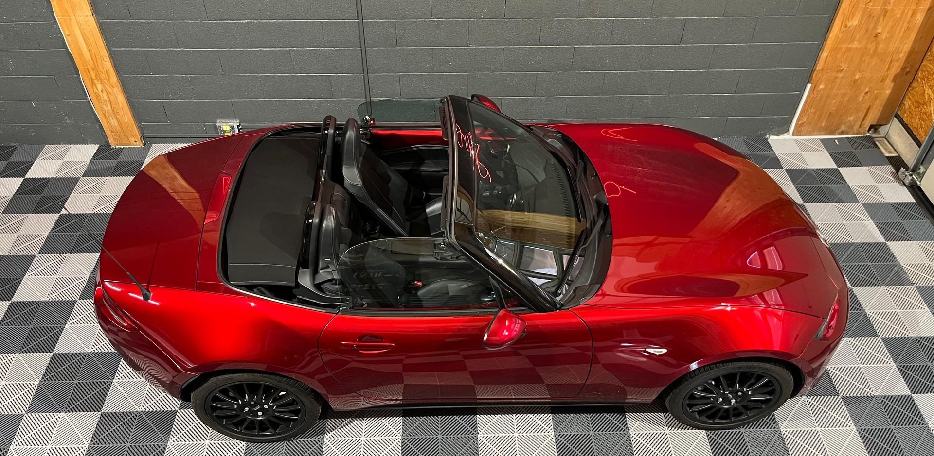 MAZDA MX-5 SKYACTIV-G 184 Revolution-showroom-element-1