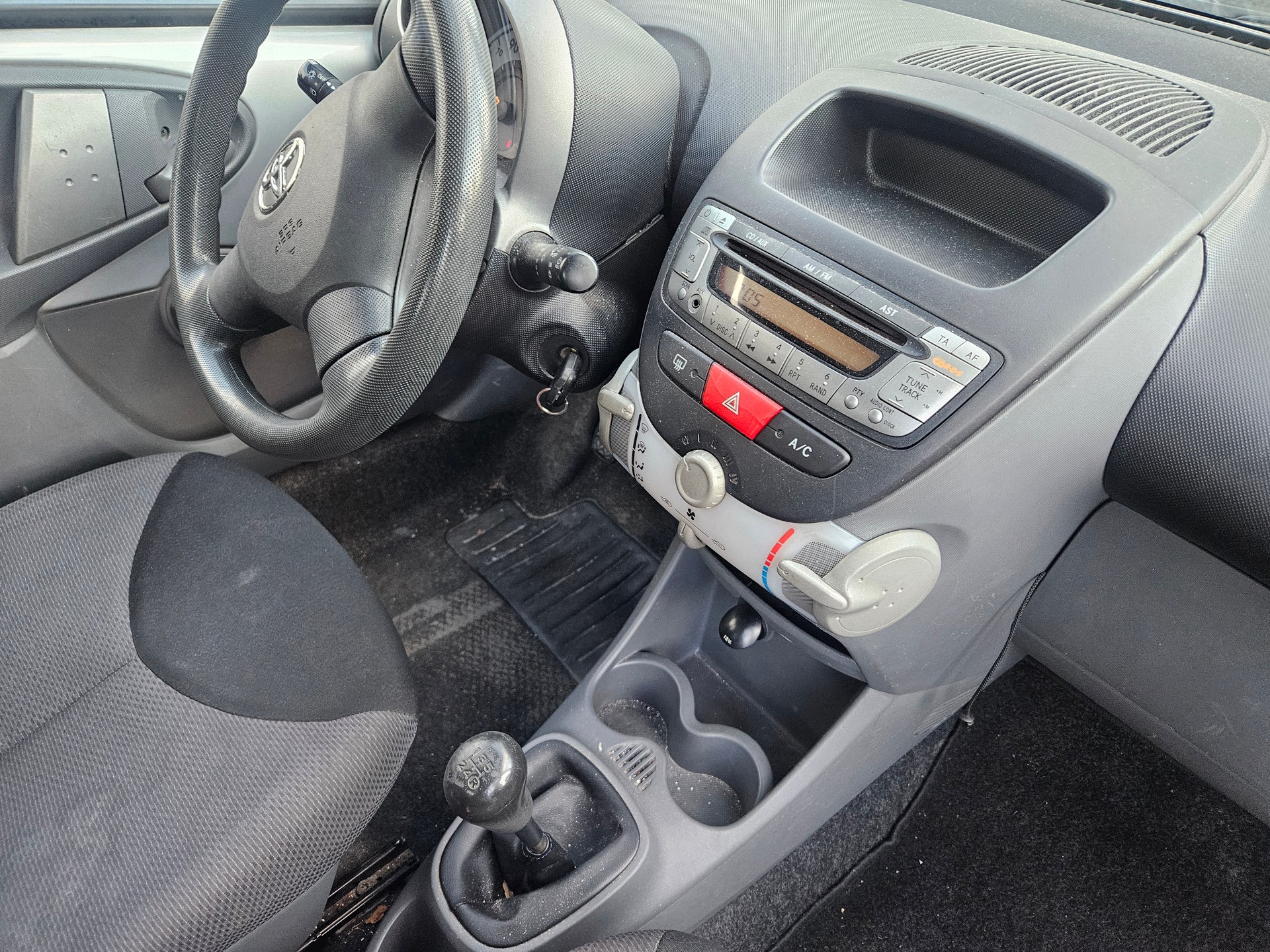 TOYOTA Aygo 1.0 Linea Luna Cool-image-15