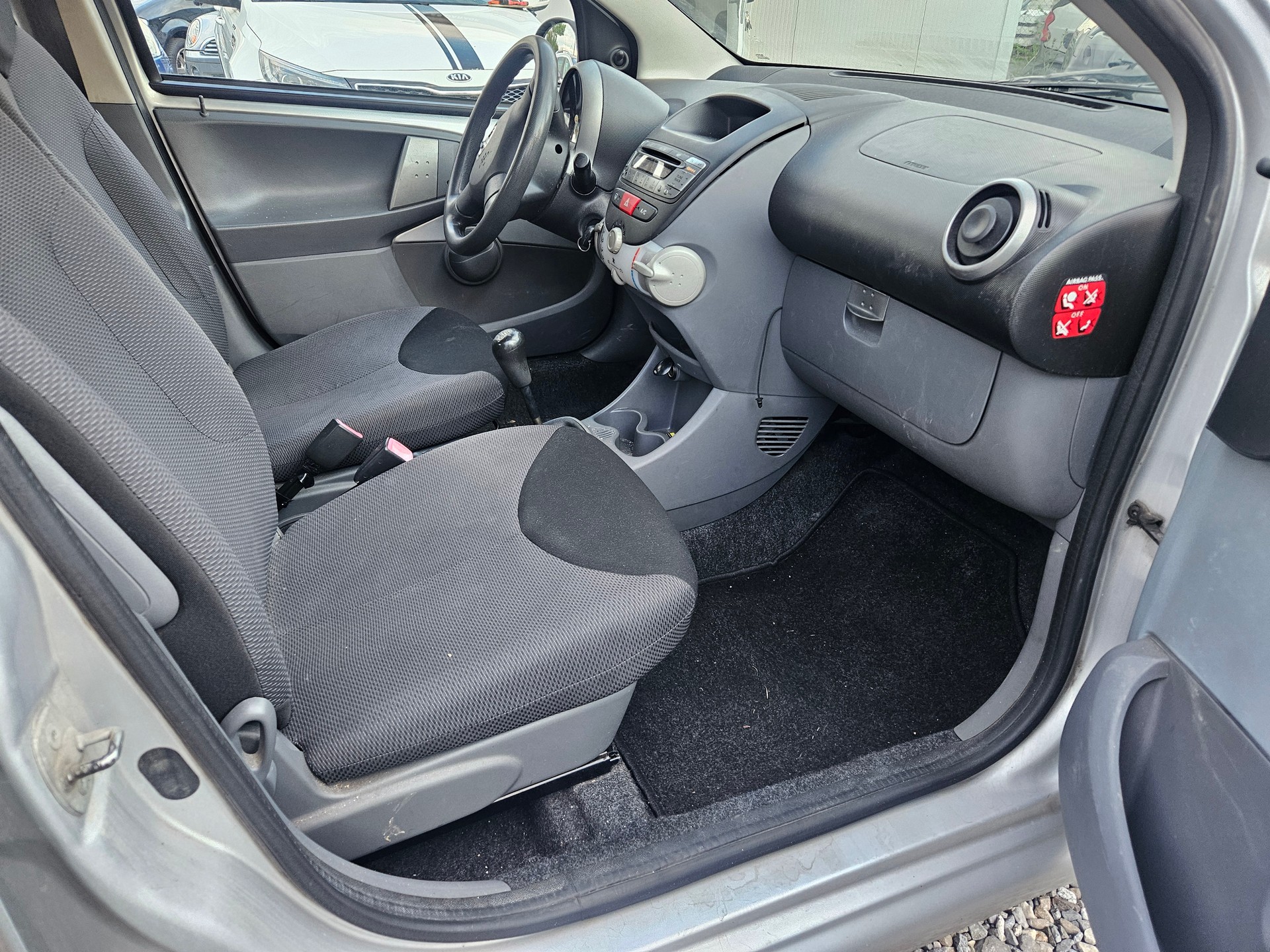 TOYOTA Aygo 1.0 Linea Luna Cool-image-14