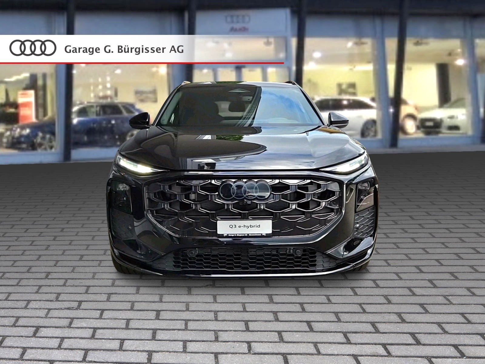AUDI Q3 SUV e-hybrid 200 kW S tronig Mythosschwarz Metallic-showroom-element-1