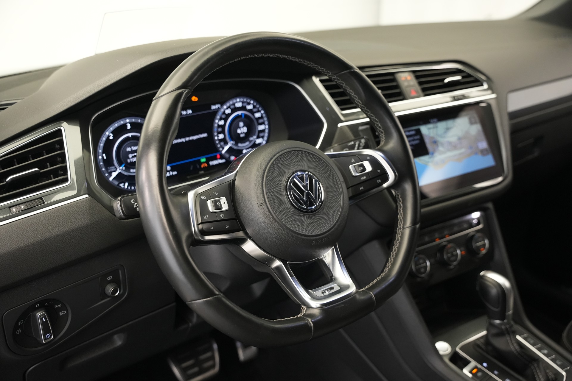 VW Tiguan Allspace 2.0 TDI SCR Highline 4Motion DSG *CH-Fahrzeug* *AHK*-image-19