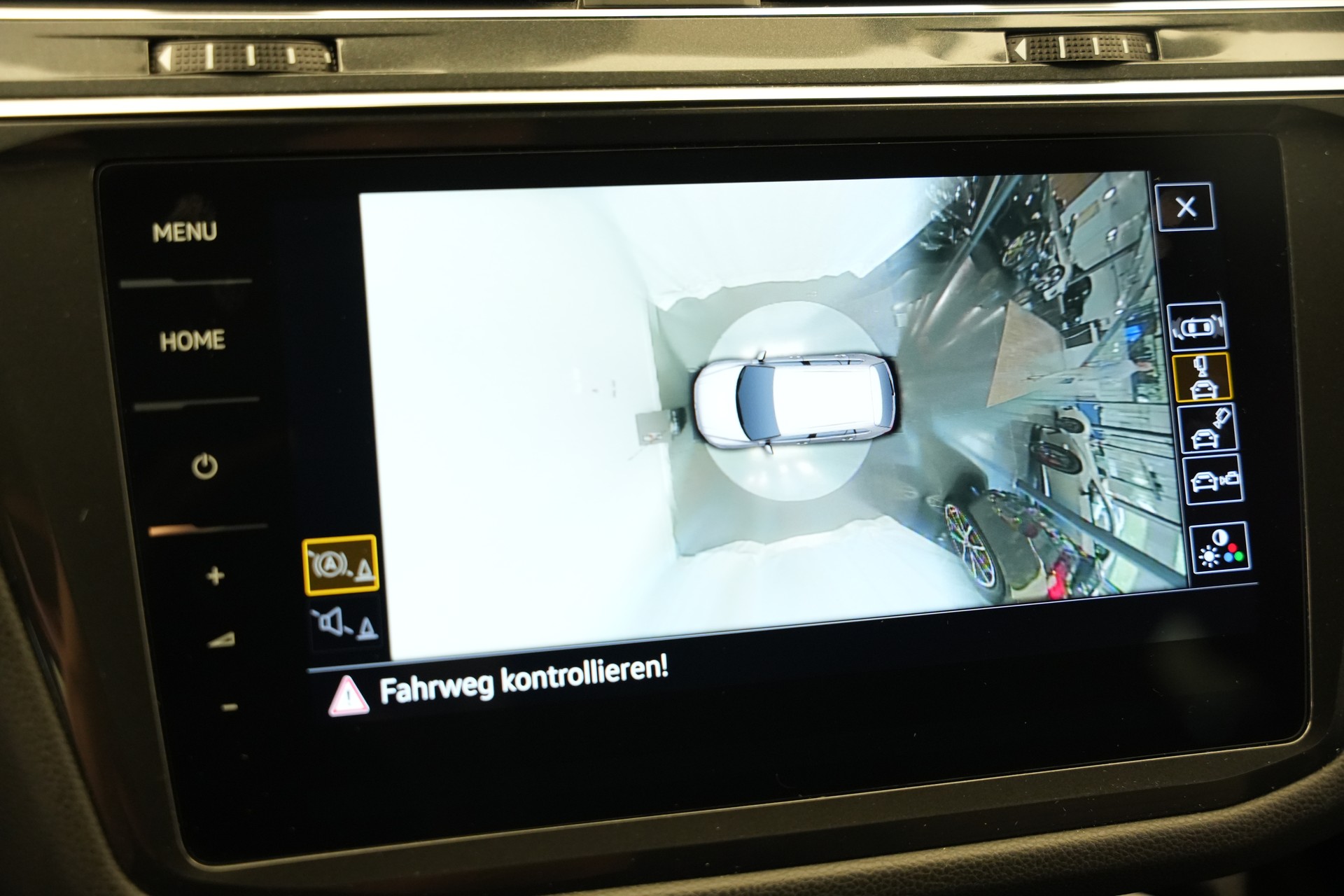 VW Tiguan Allspace 2.0 TDI SCR Highline 4Motion DSG *CH-Fahrzeug* *AHK*-image-29