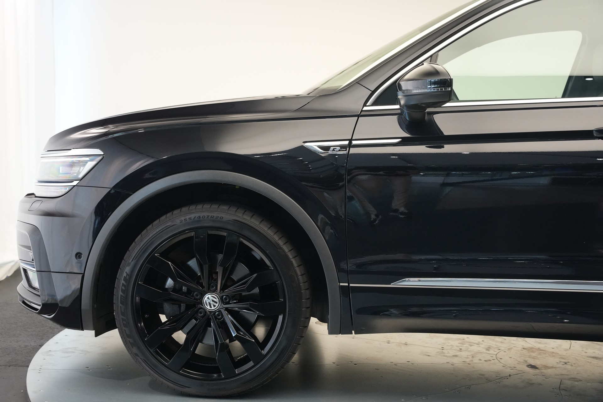 VW Tiguan Allspace 2.0 TDI SCR Highline 4Motion DSG *CH-Fahrzeug* *AHK*-image-42