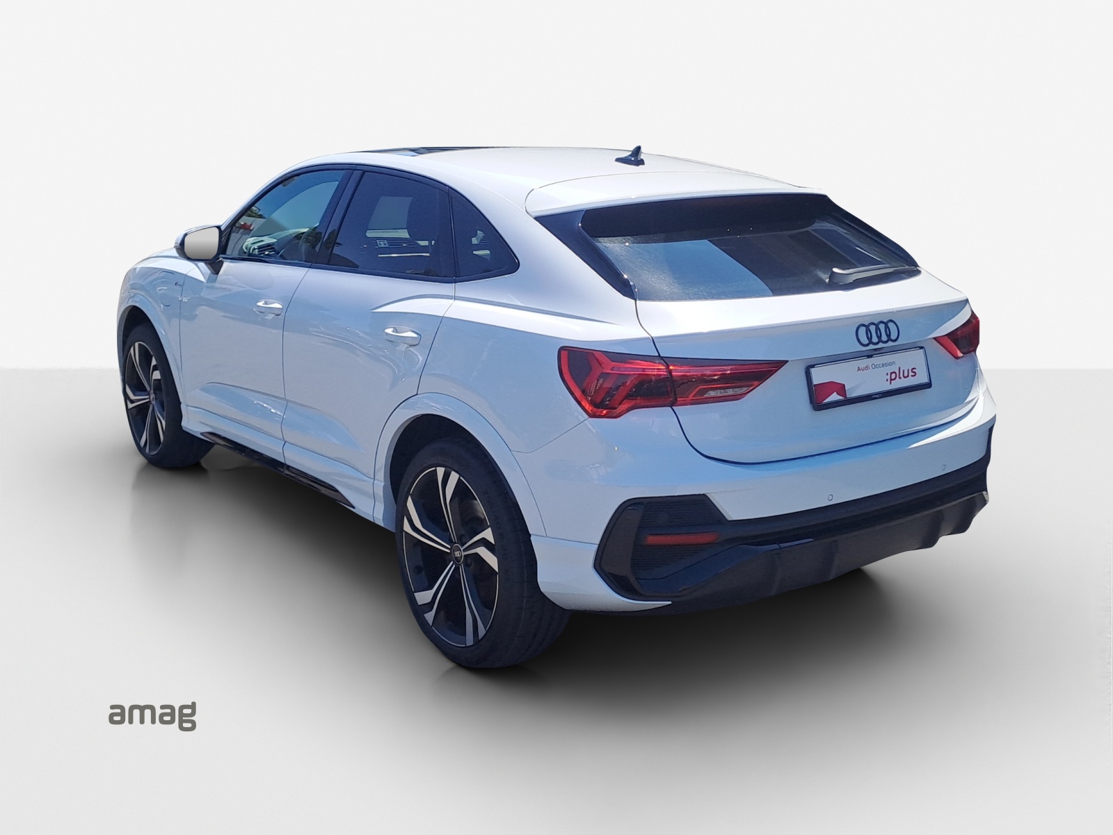 AUDI Q3 Sportback 45 TFSI e S line S-tronic-showroom-element-2