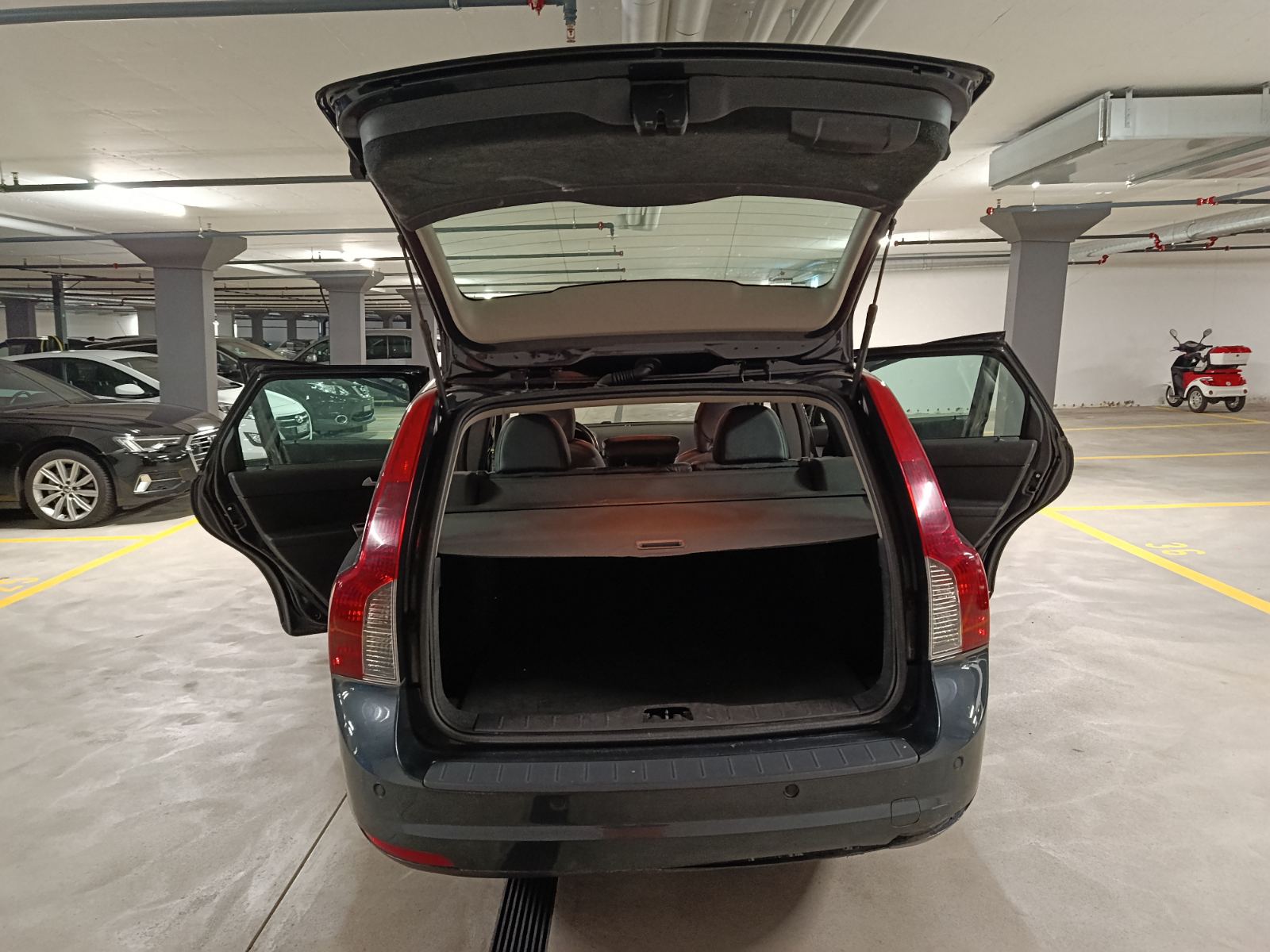 VOLVO V50 2.0D Kinetic-showroom-element-3