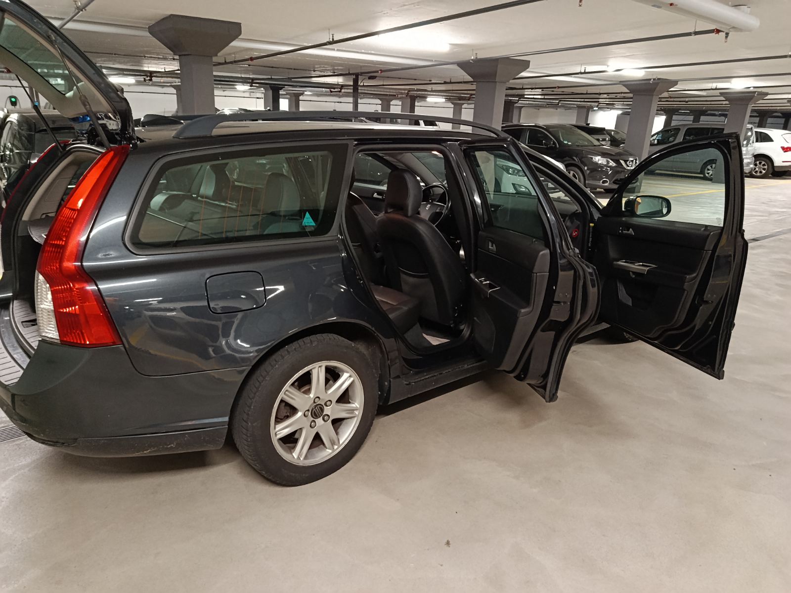 VOLVO V50 2.0D Kinetic-showroom-element-2