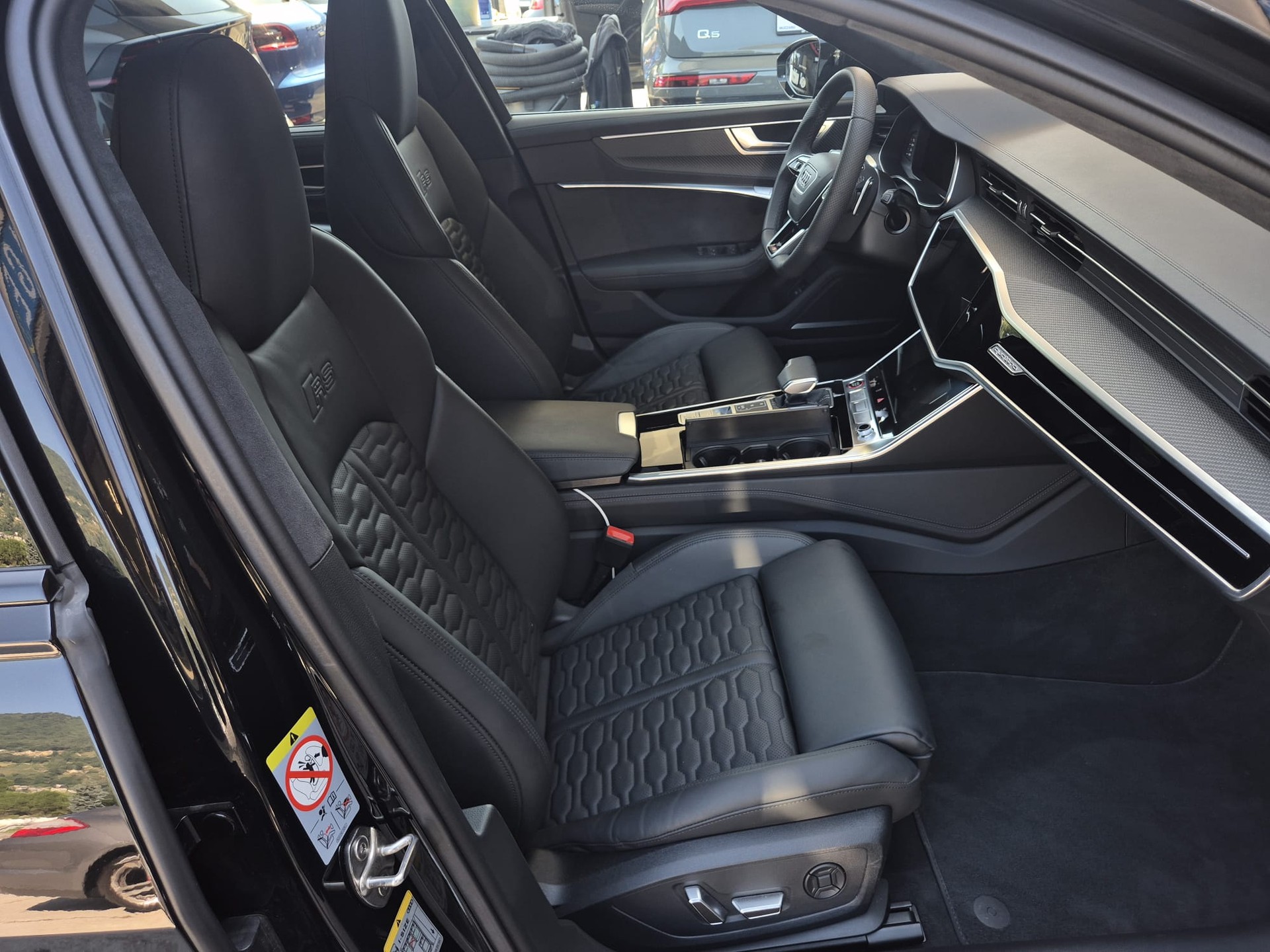 AUDI RS6 Avant 4.0 TFSI V8 Performance quattro-image-11