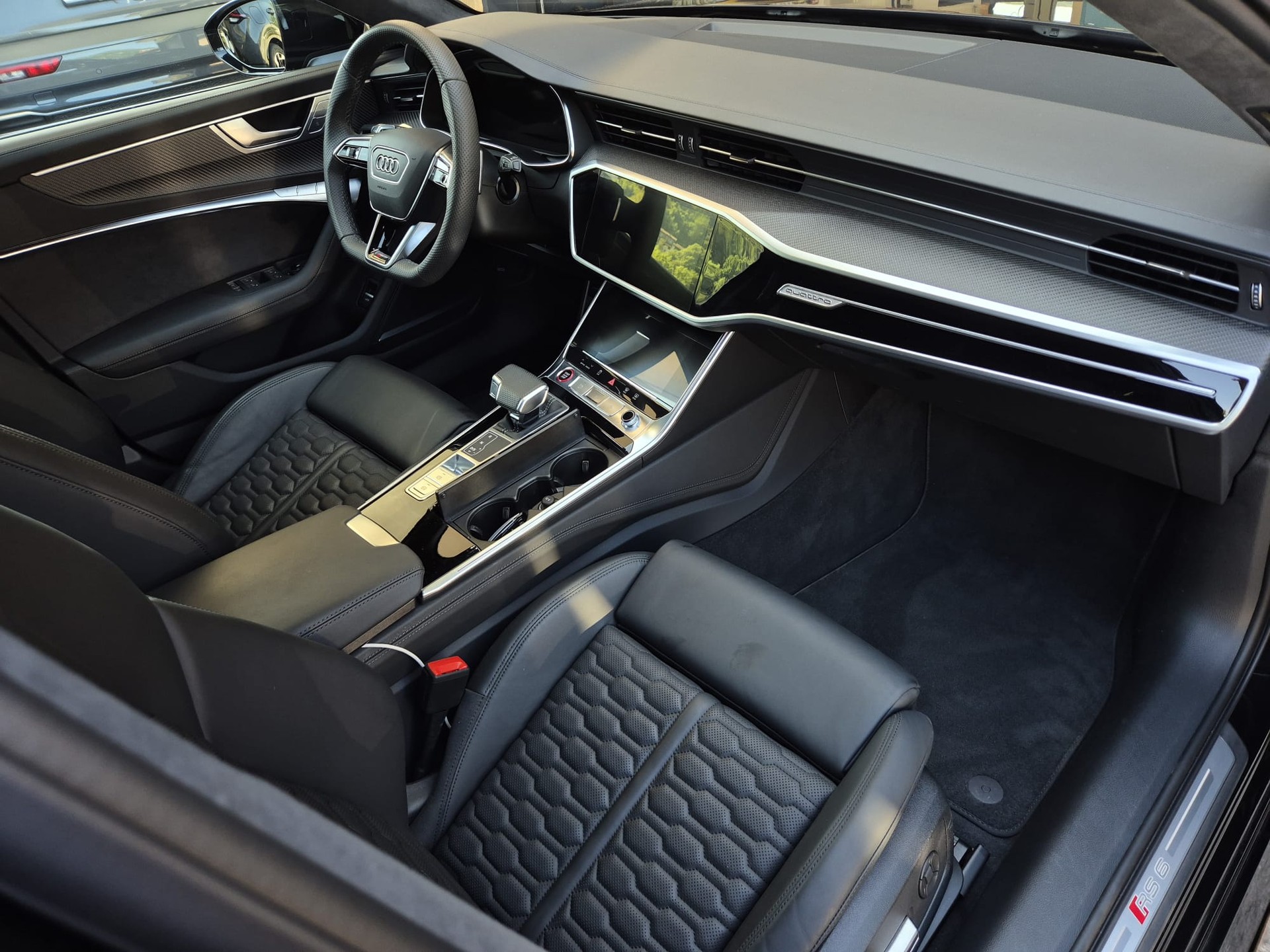 AUDI RS6 Avant 4.0 TFSI V8 Performance quattro-image-10