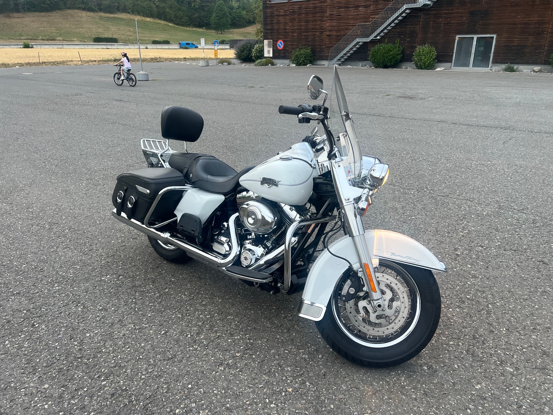 HARLEY-DAVIDSON FLHRC Road King Classic 103 ABS-image-2