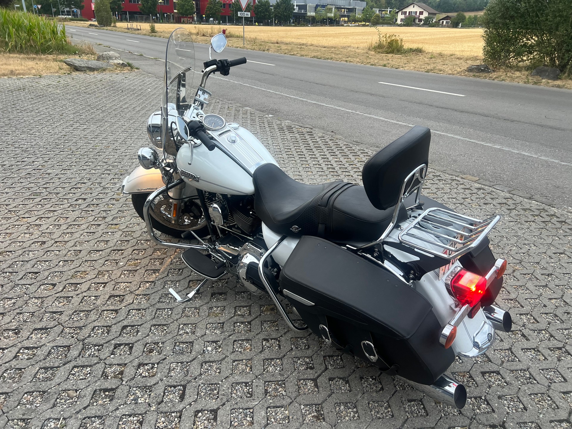 HARLEY-DAVIDSON FLHRC Road King Classic 103 ABS-image-10