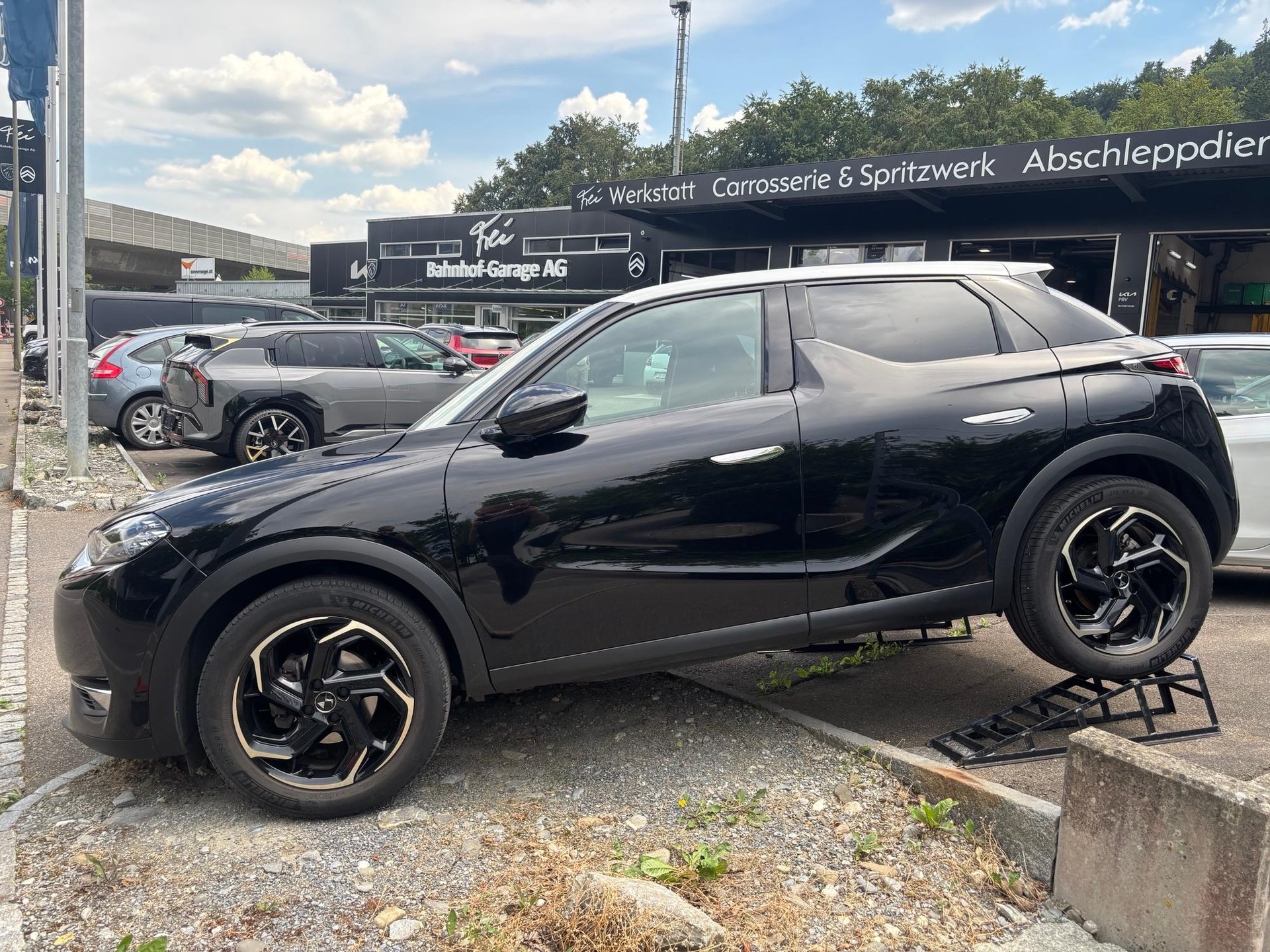 DS AUTOMOBILES 3 Crossback 1.5 BlueHDi So Chic-showroom-element-1