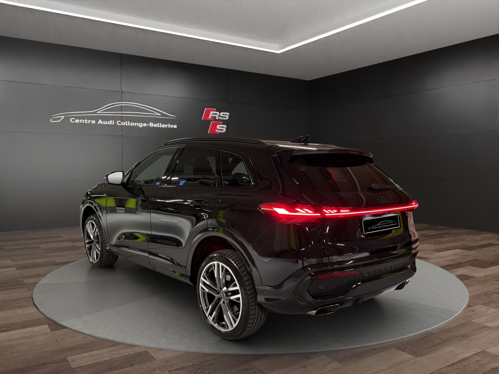 AUDI Q5 e-hybrid quattro 220 kW S-tronic-showroom-element-3